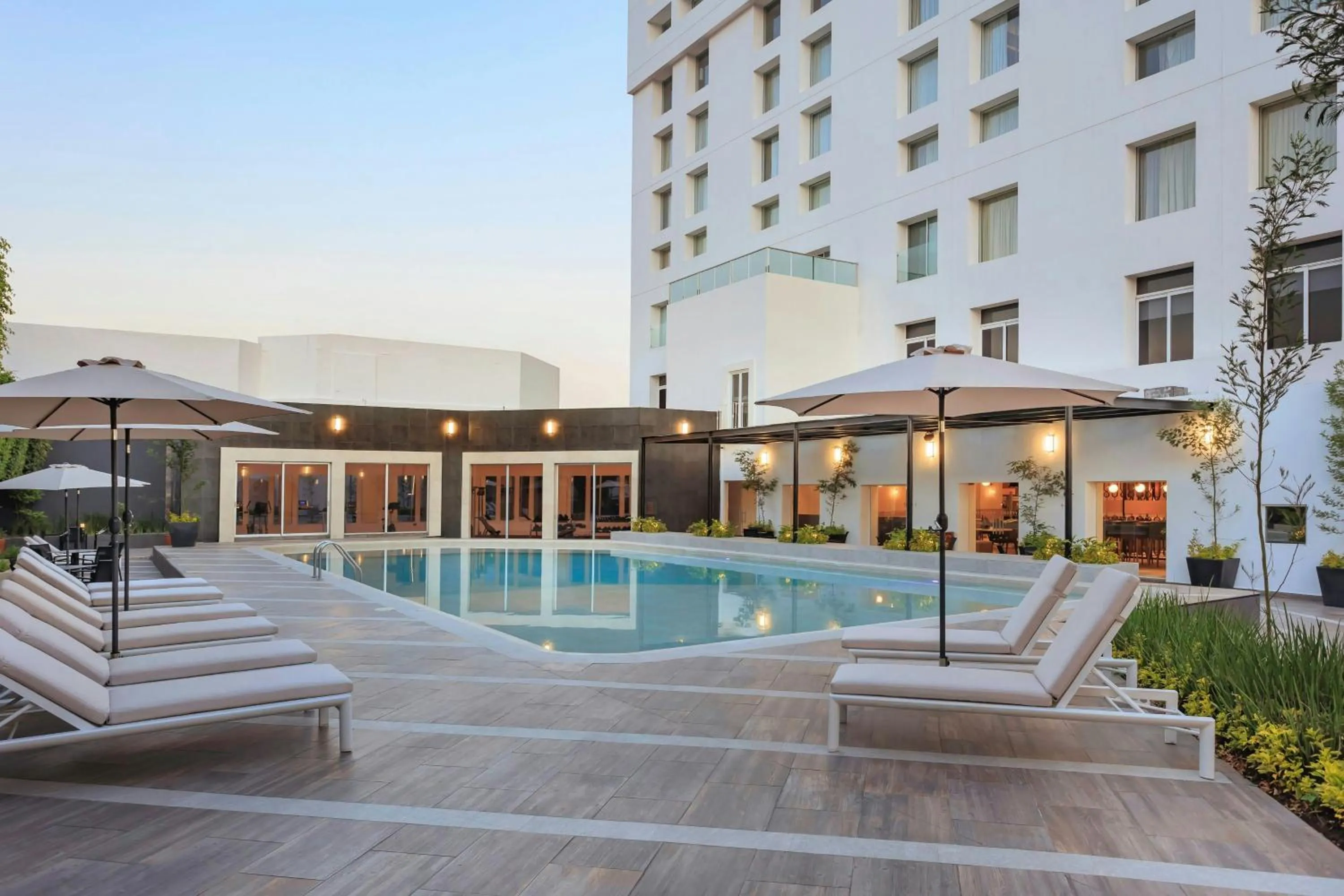 Swimming pool in Courtyard by Marriott Puebla Las Animas