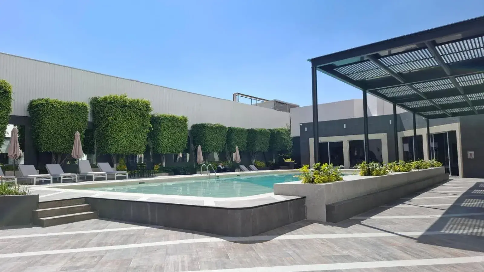 Swimming pool in Courtyard by Marriott Puebla Las Animas Swimming pool in Courtyard by Marriott Puebla Las Animas