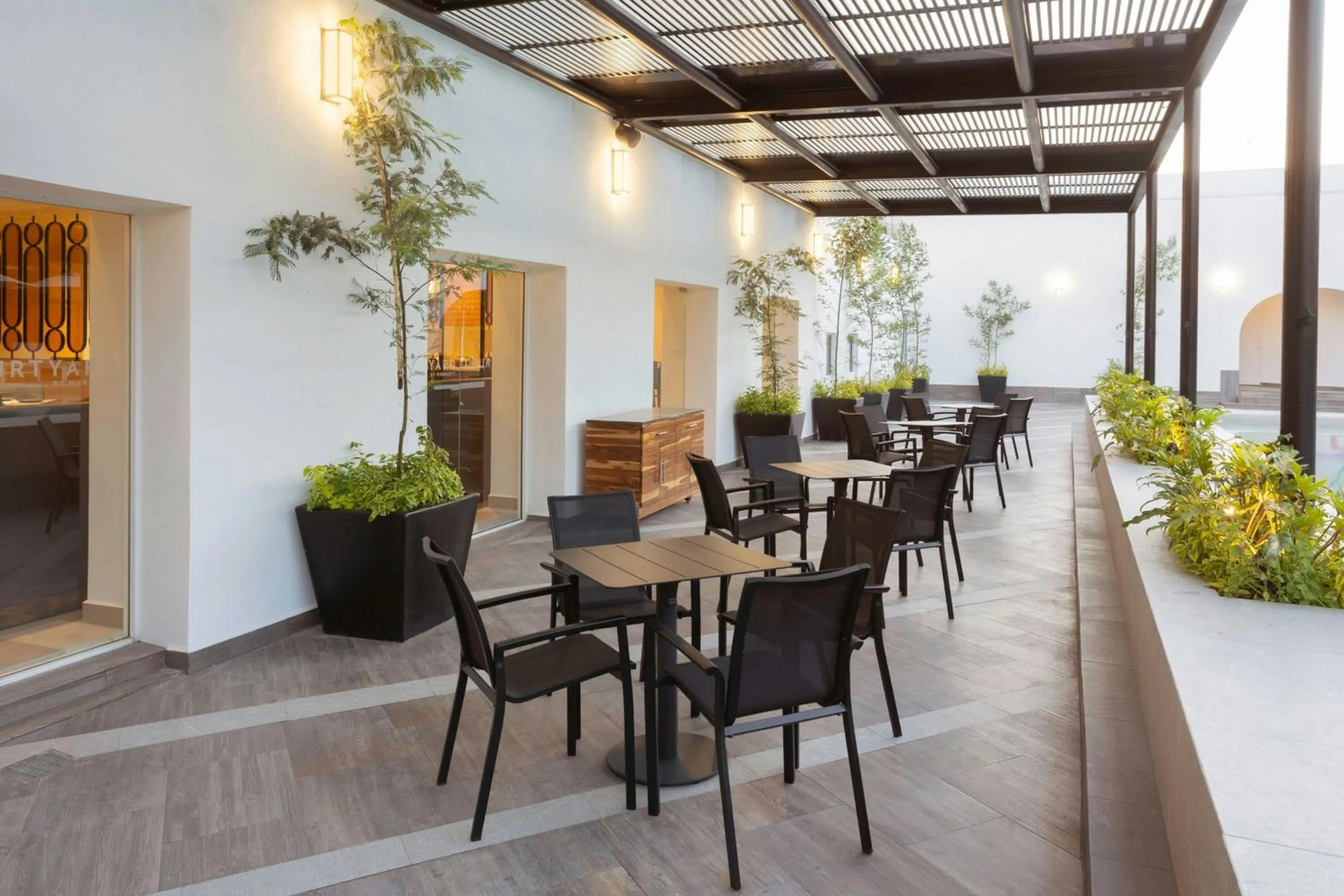 Restaurant/places to eat in Courtyard by Marriott Puebla Las Animas