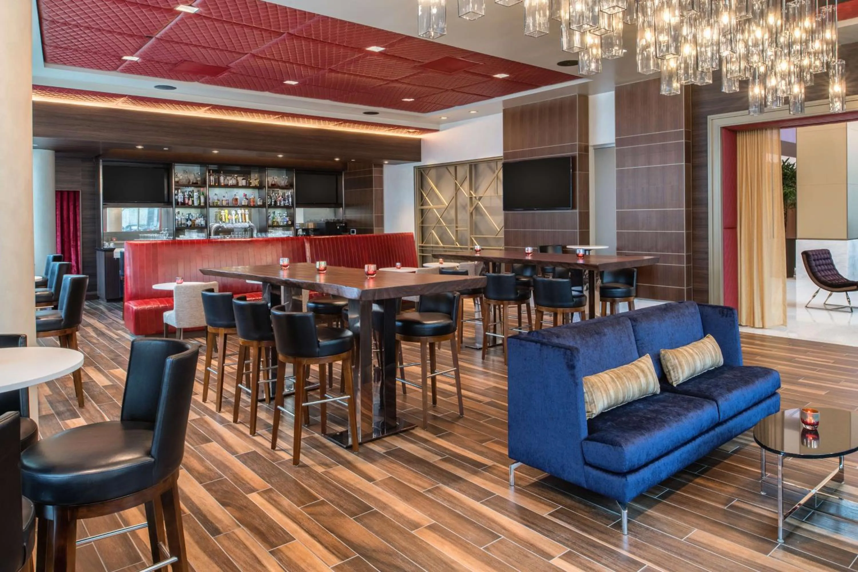 Lounge or bar in Embassy Suites By Hilton Seattle Downtown Pioneer Square