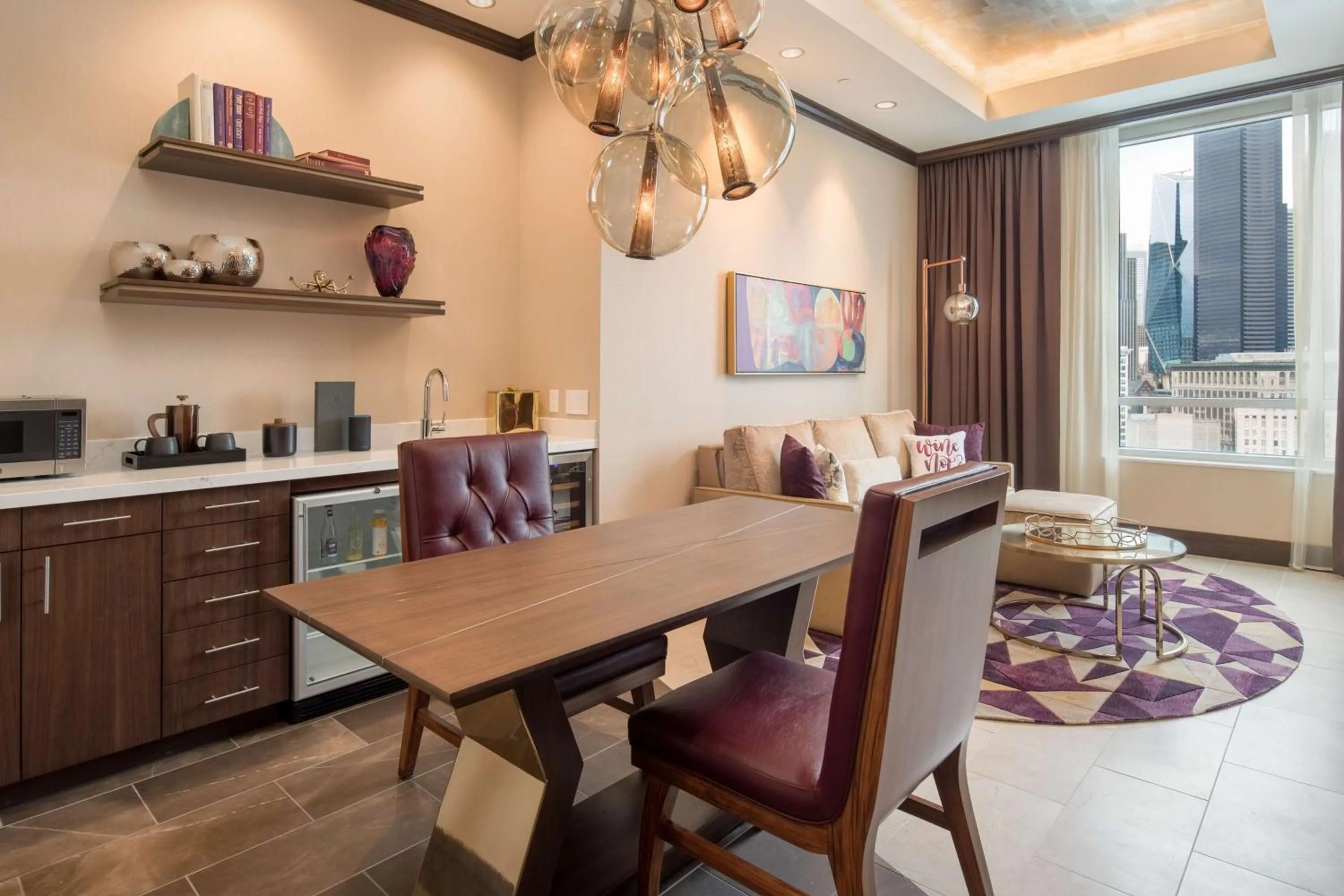 Living room in Embassy Suites By Hilton Seattle Downtown Pioneer Square