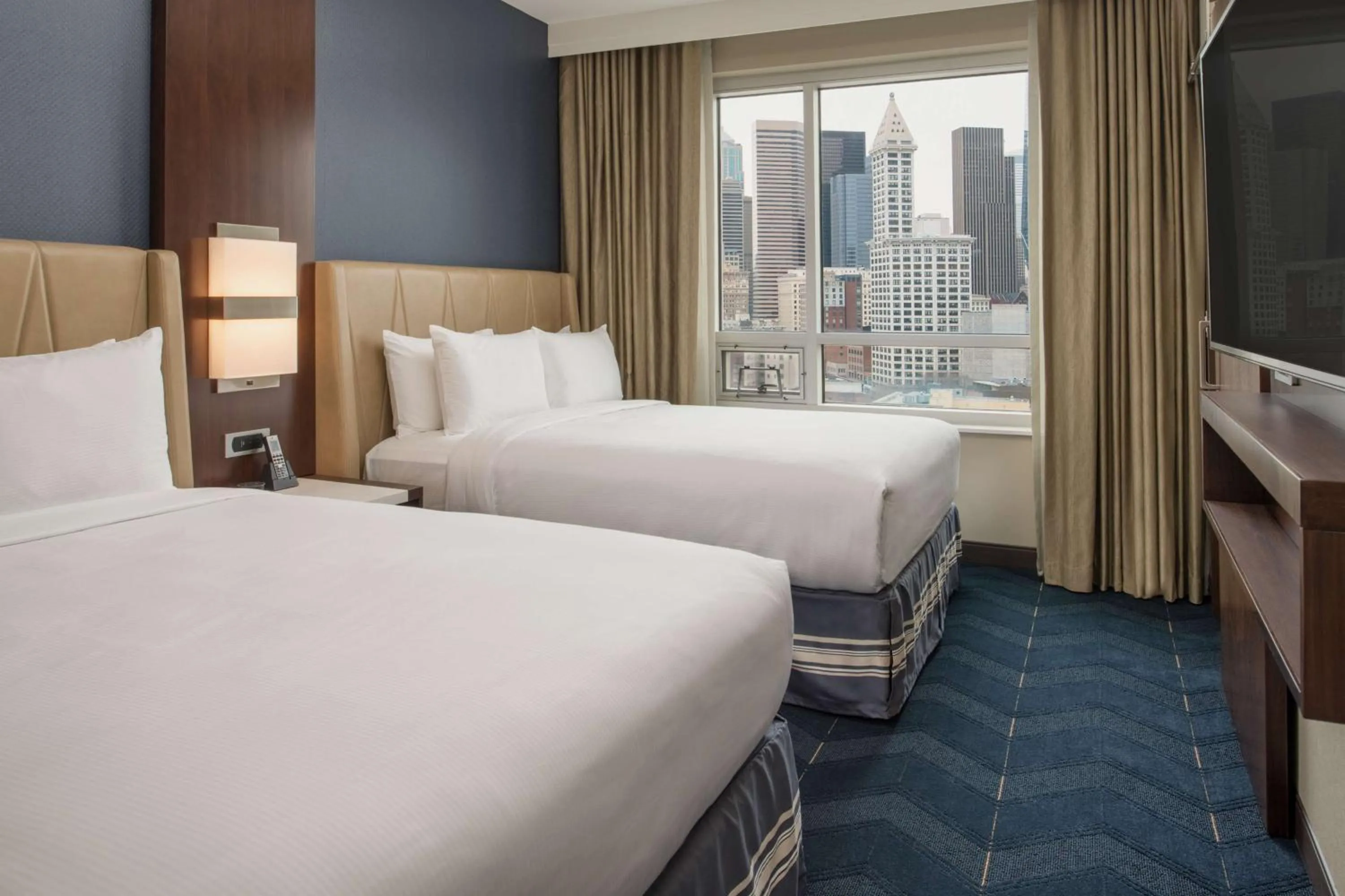 Bedroom, Bed in Embassy Suites By Hilton Seattle Downtown Pioneer Square