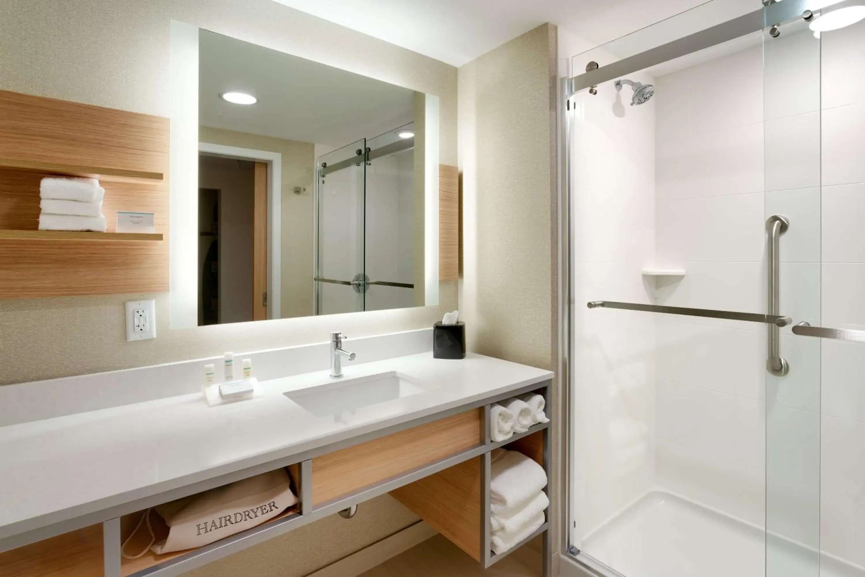 Bathroom in Hilton Garden Inn Lehi Bathroom in Hilton Garden Inn Lehi