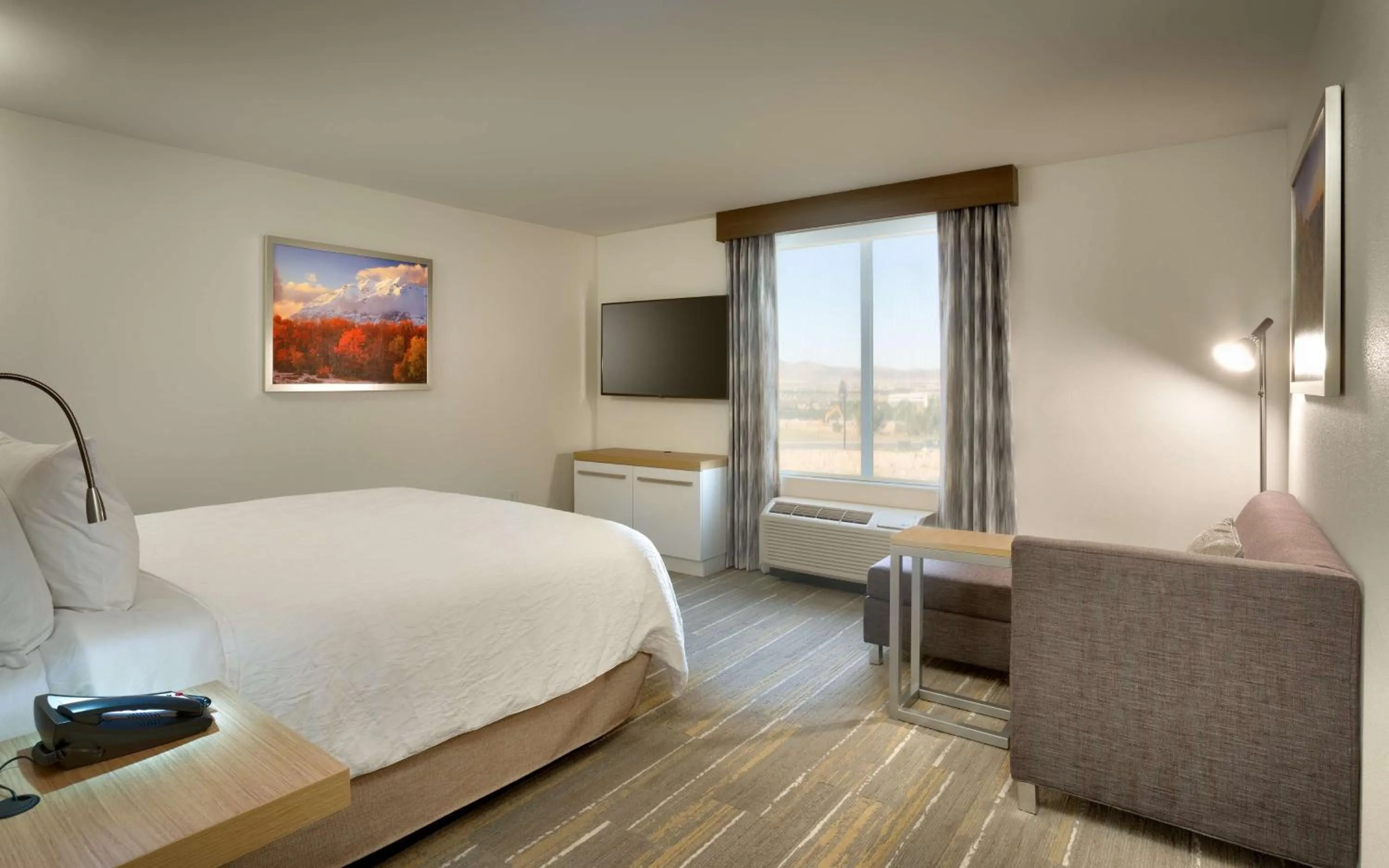 Bedroom, Bed in Hilton Garden Inn Lehi