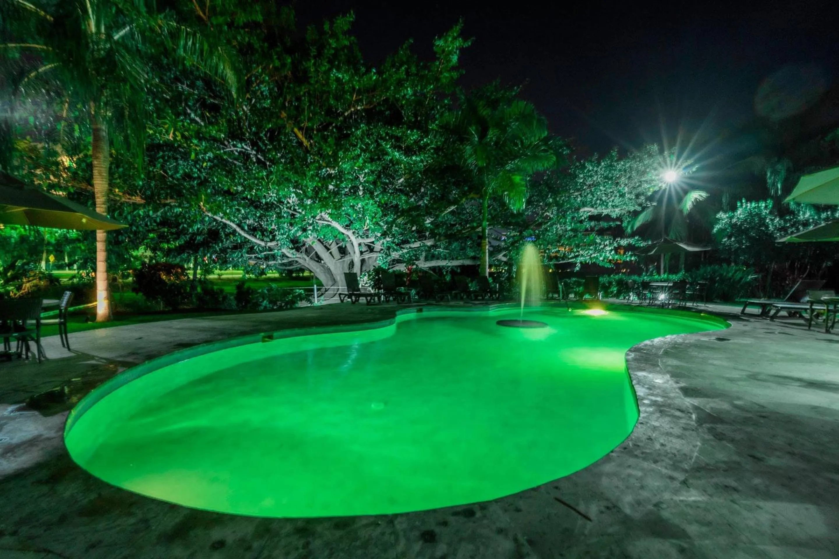 Swimming pool in Comfort Inn Puerto Vallarta Golfside & Marina