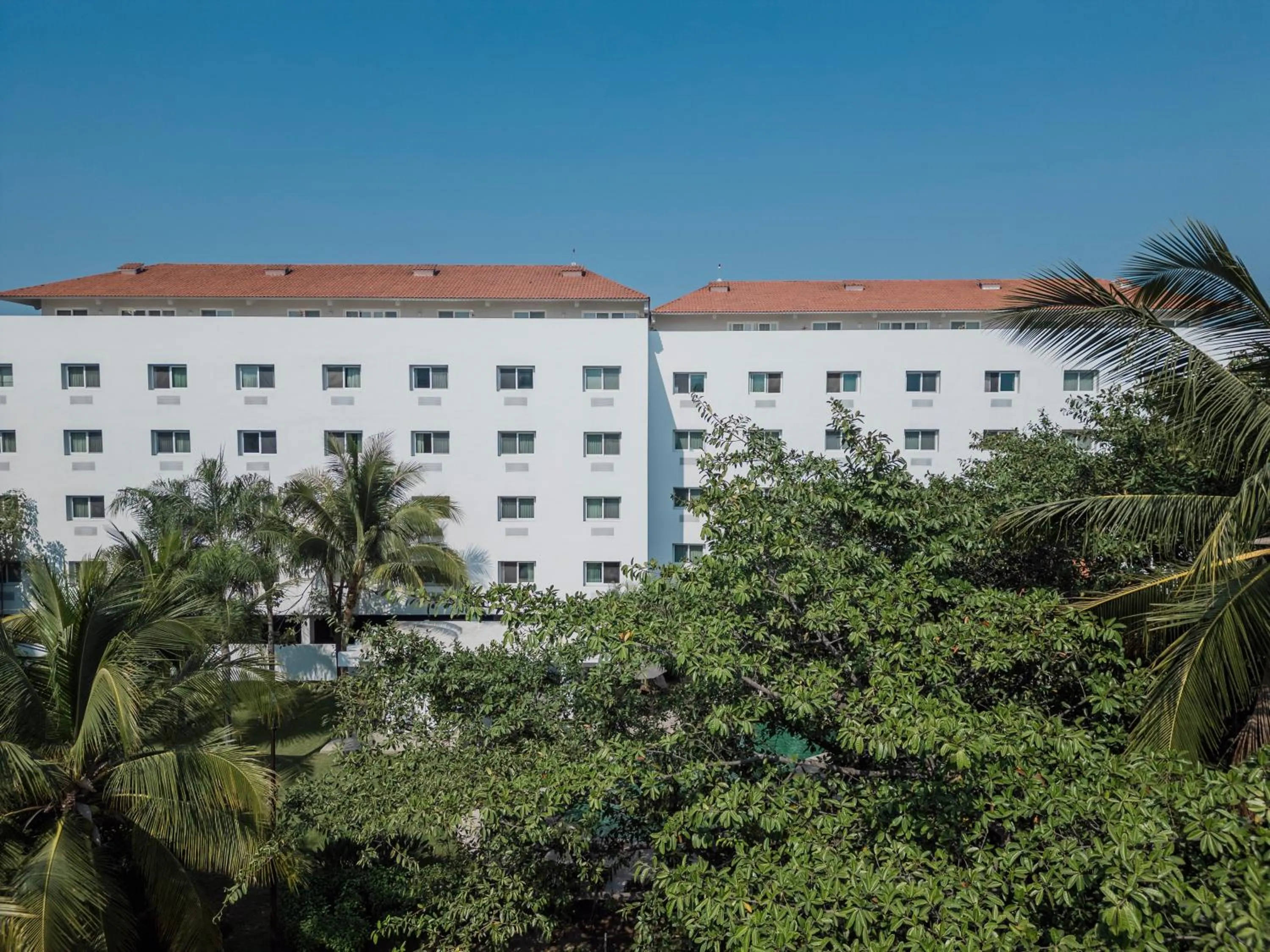 Property building in Comfort Inn Puerto Vallarta Golfside & Marina