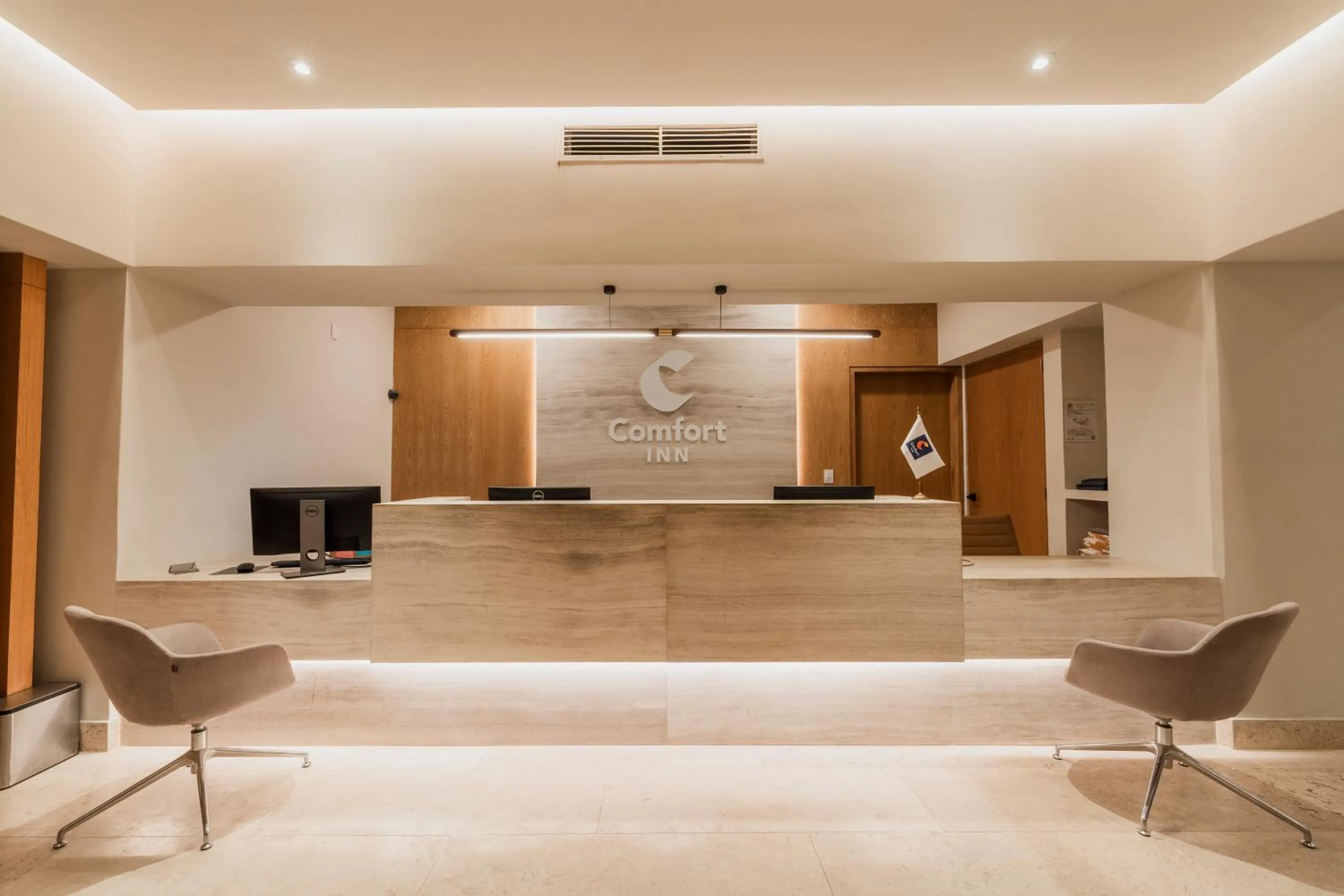 Lobby or reception in Comfort Inn Puerto Vallarta Golfside & Marina