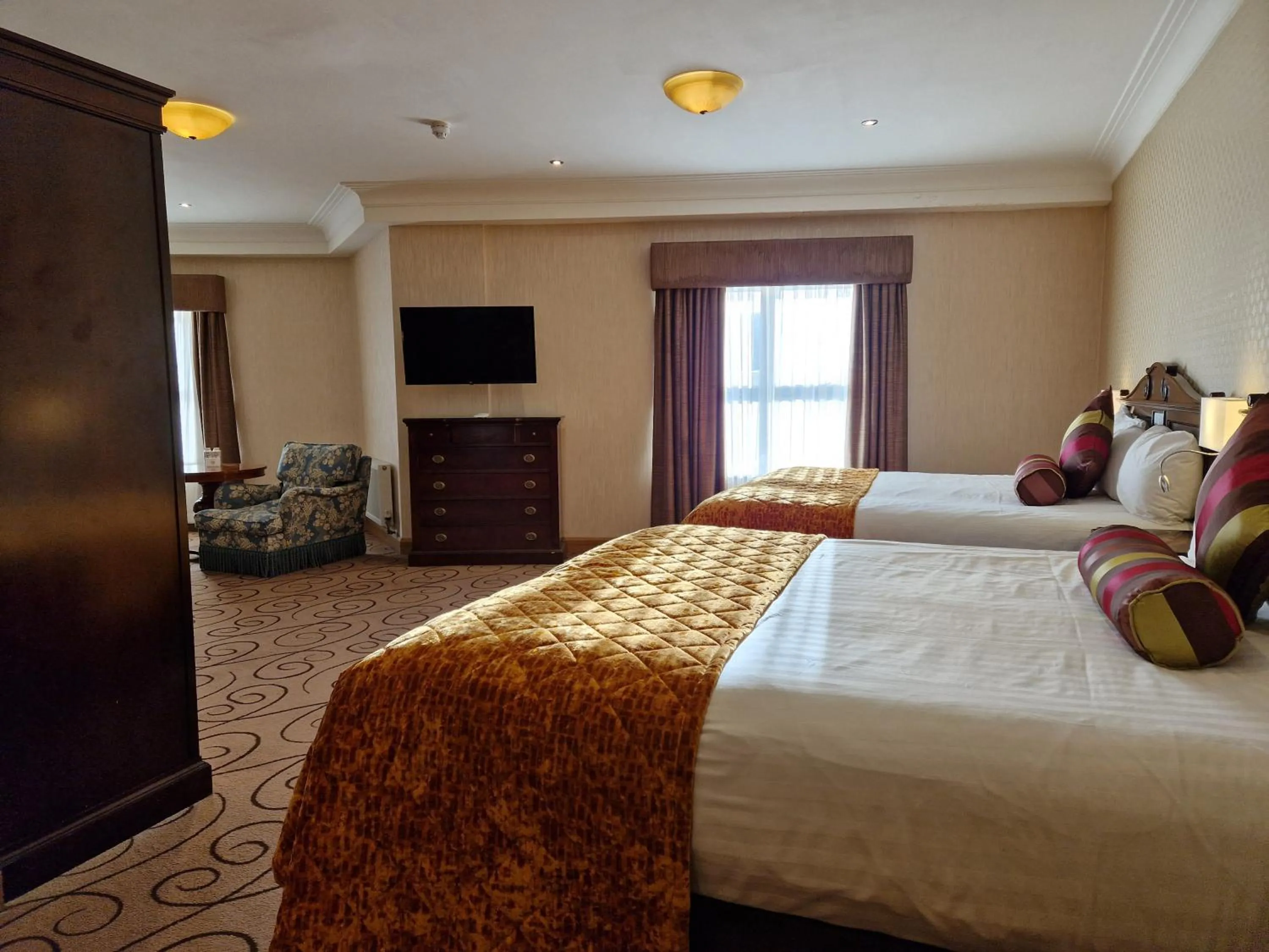 Bed in Lawlors Hotel