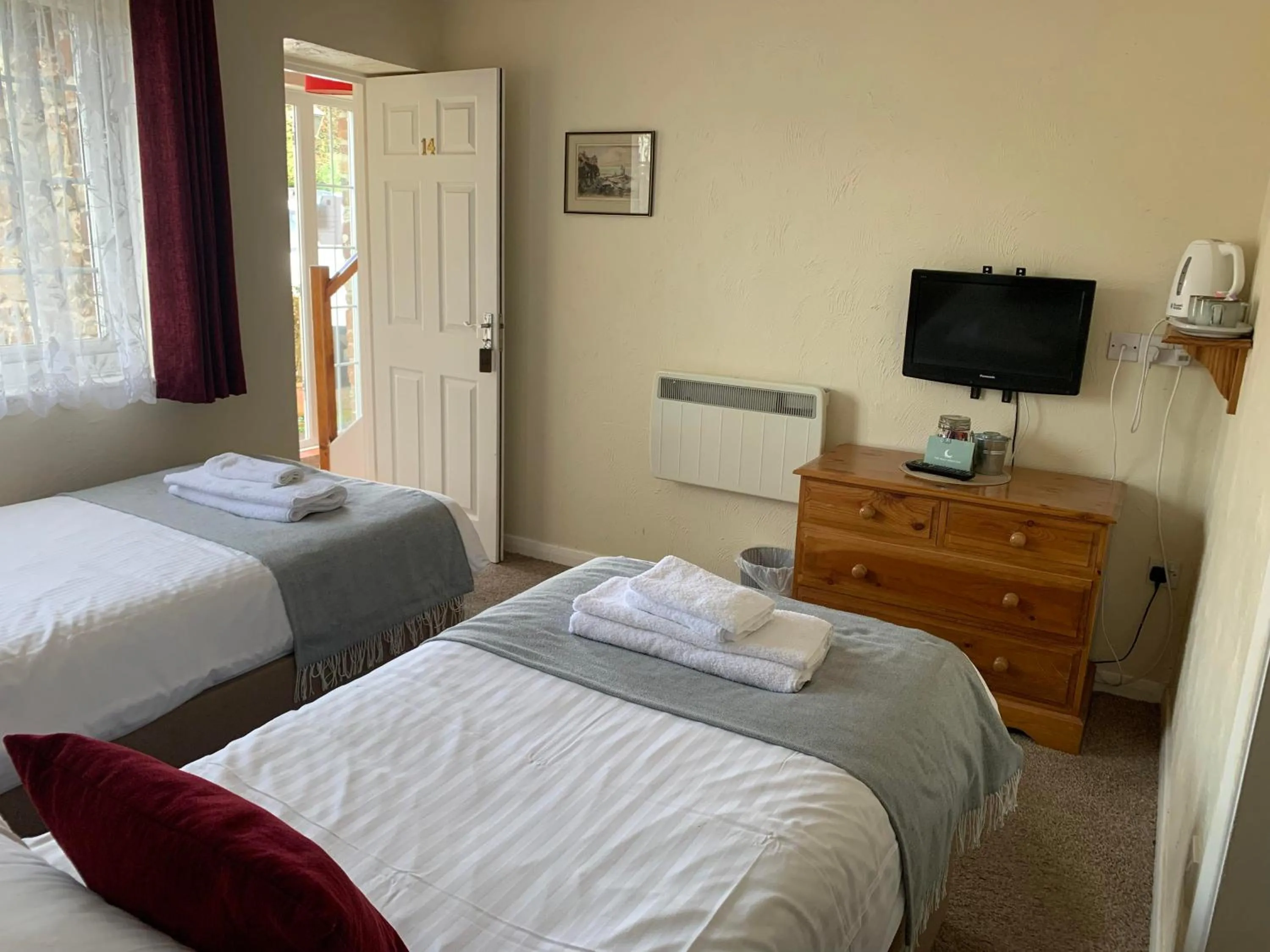 Bed in Half Moon Inn