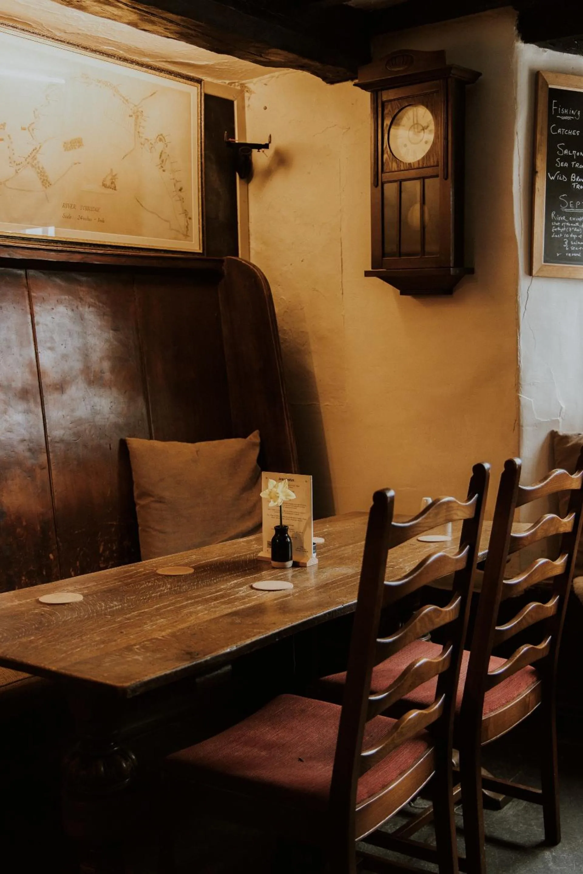 Lounge or bar in The Half Moon Inn