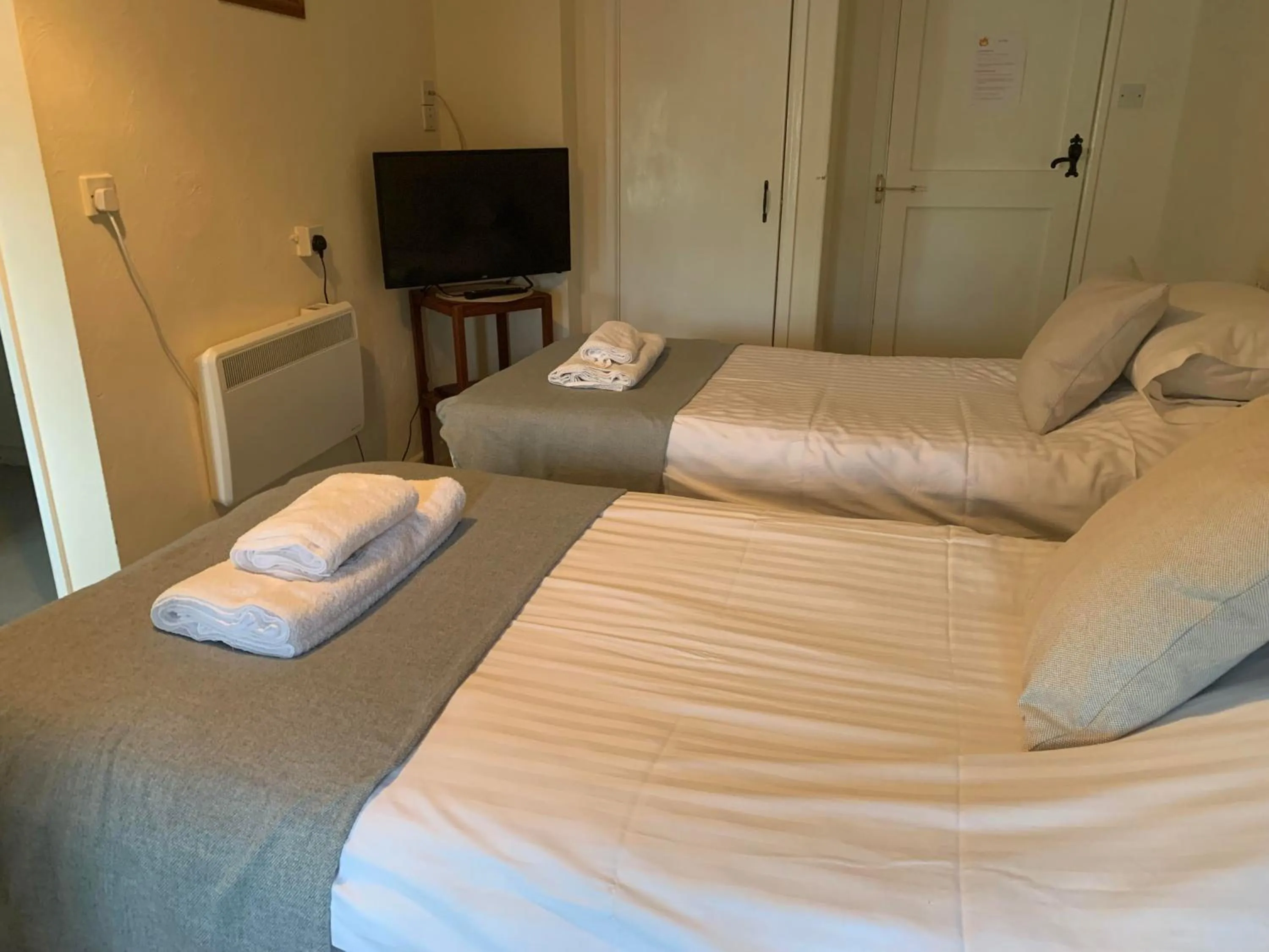 Bed in Half Moon Inn