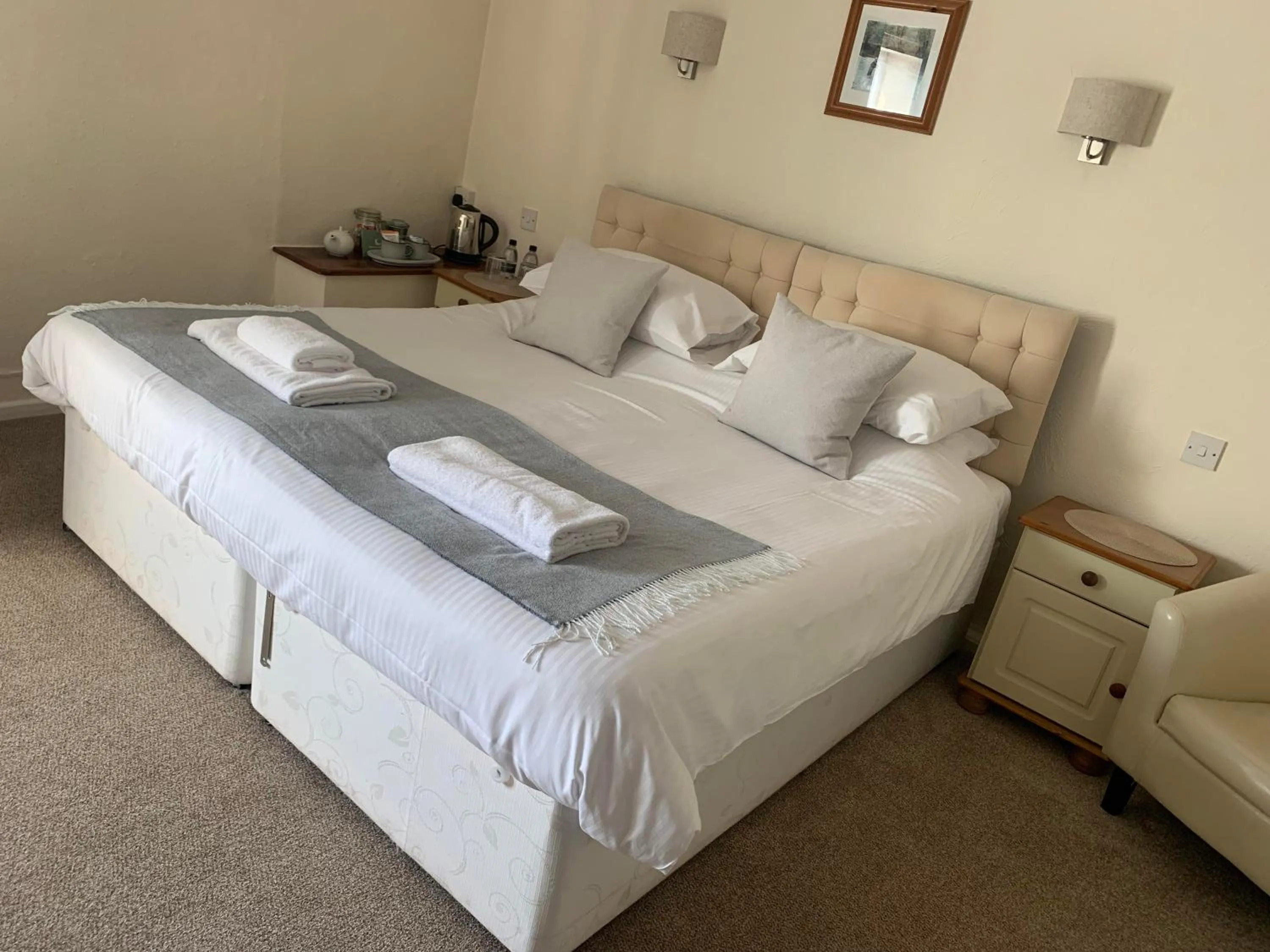 Bed in Half Moon Inn