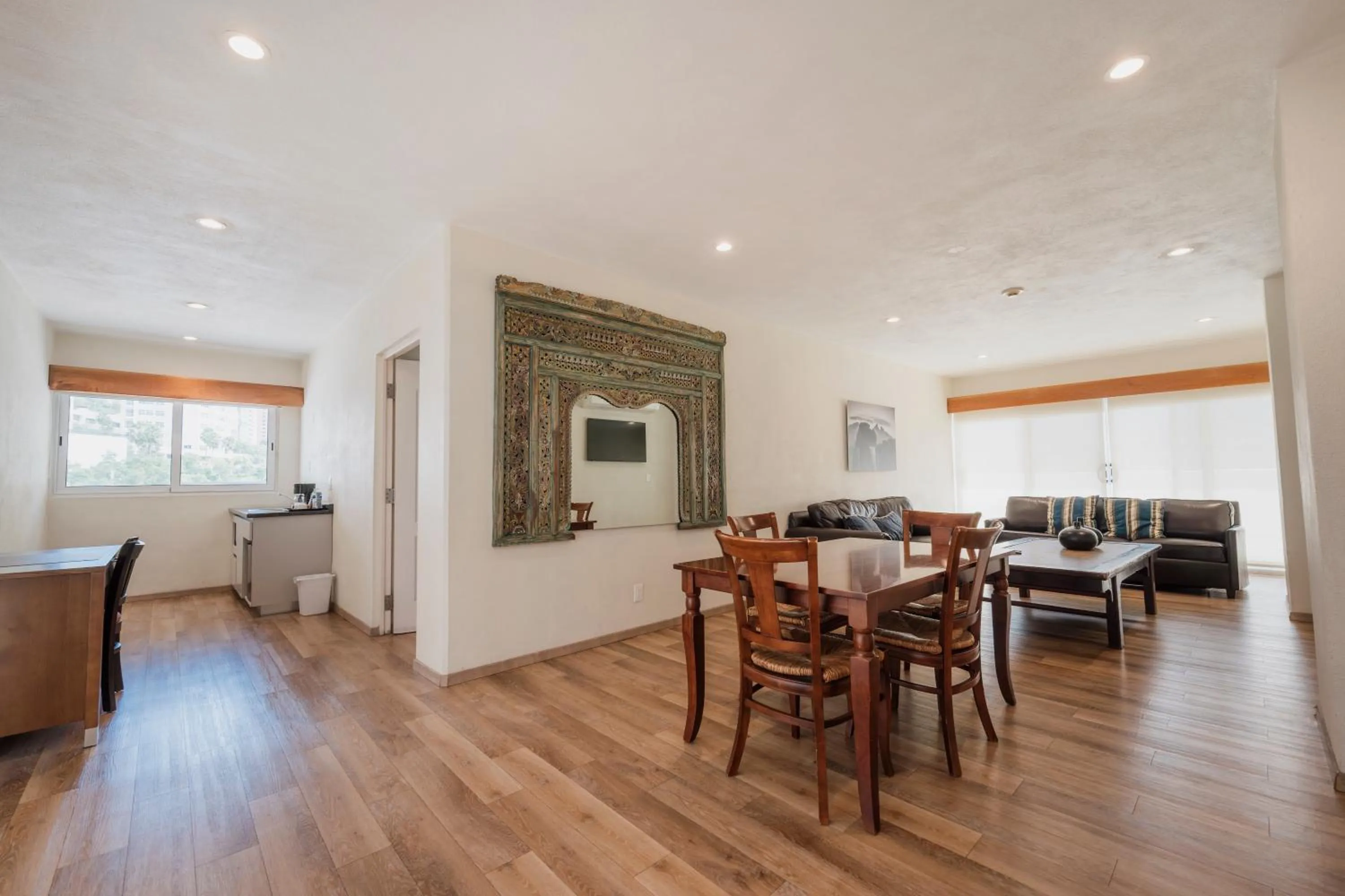 Living room in Comfort Inn Monterrey Valle