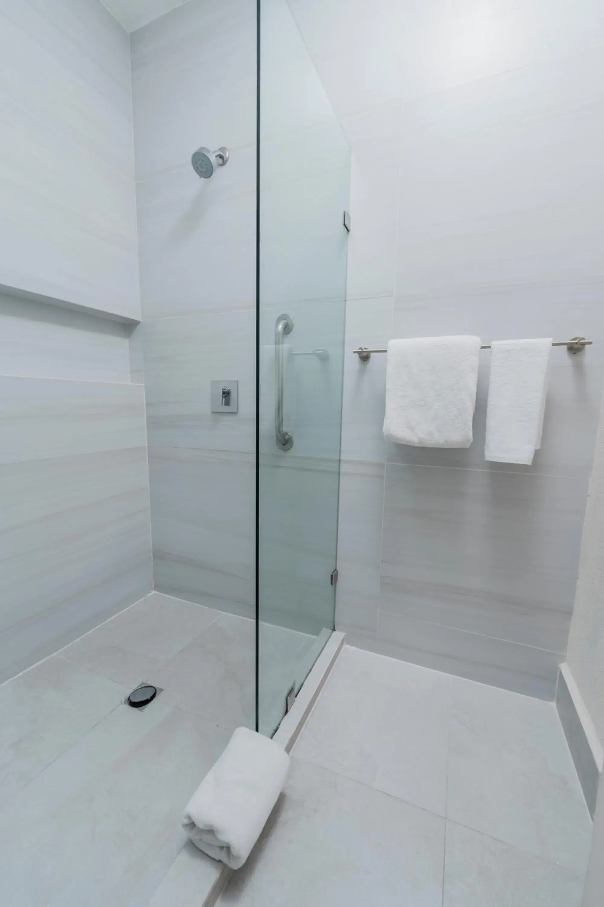 Bathroom in Comfort Inn Monterrey Valle Bathroom in Comfort Inn Monterrey Valle