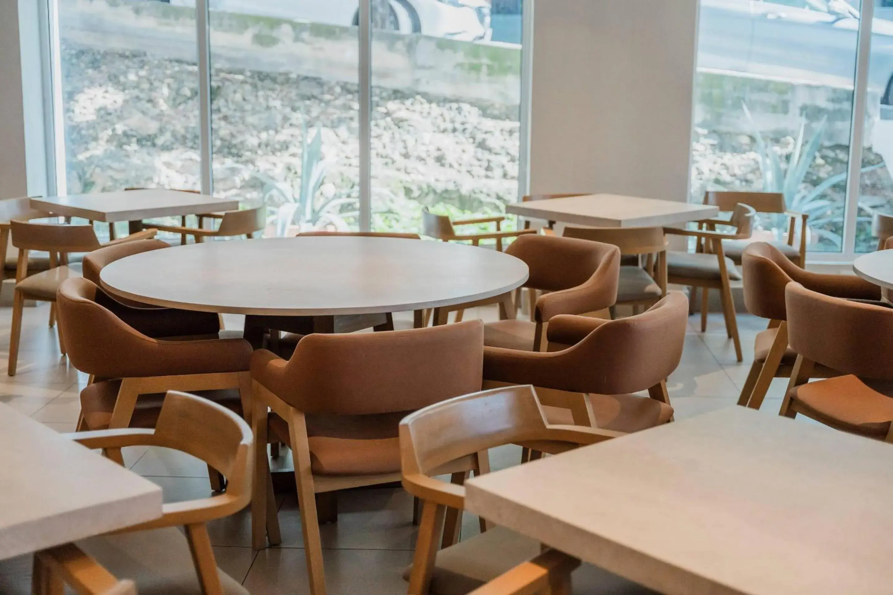 Restaurant/places to eat in Comfort Inn Monterrey Valle Restaurant/places to eat in Comfort Inn Monterrey Valle