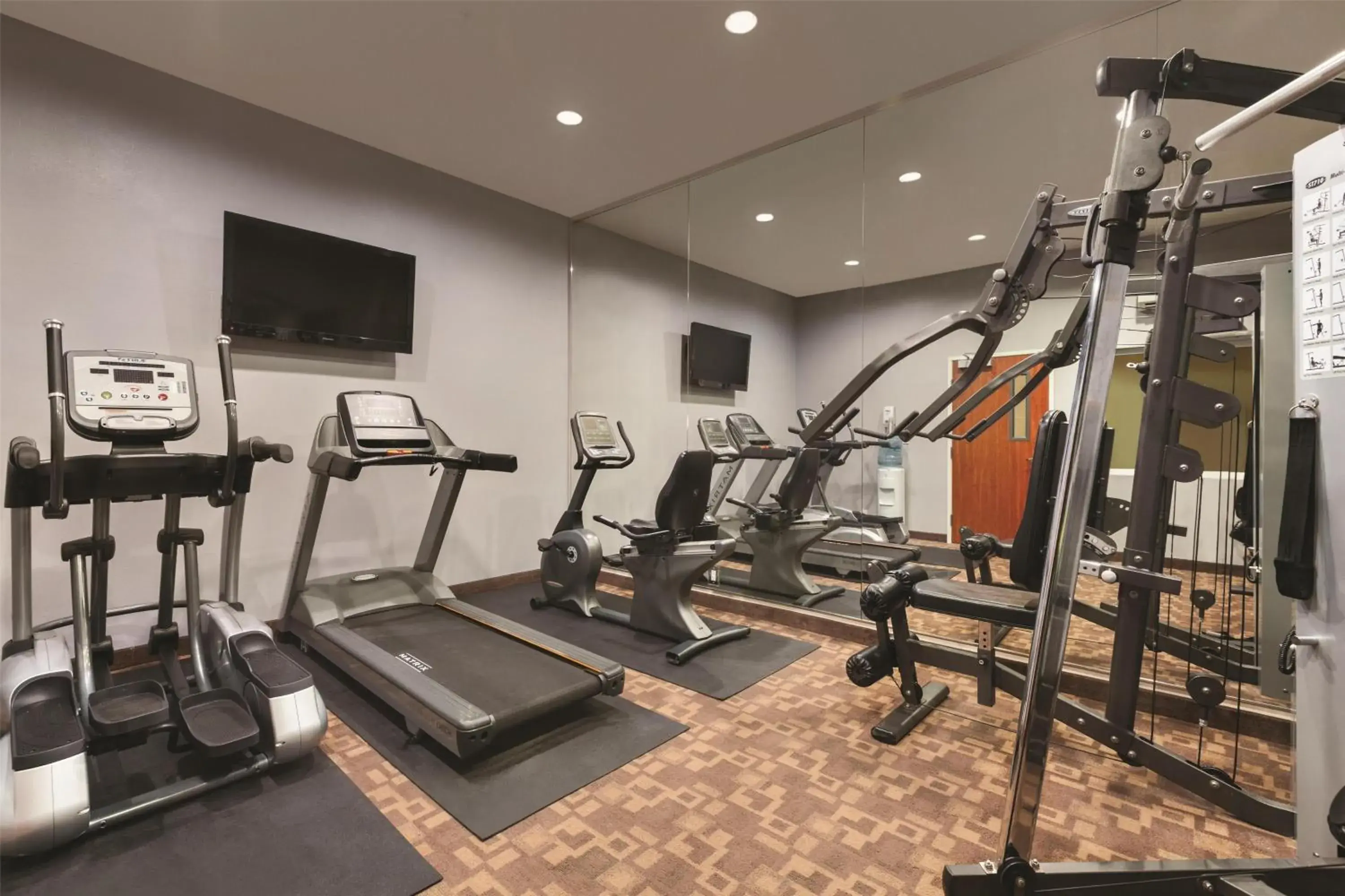 Fitness centre/facilities in Best Western PLUS Peppertree Inn at Omak Fitness centre/facilities in Best Western PLUS Peppertree Inn at Omak