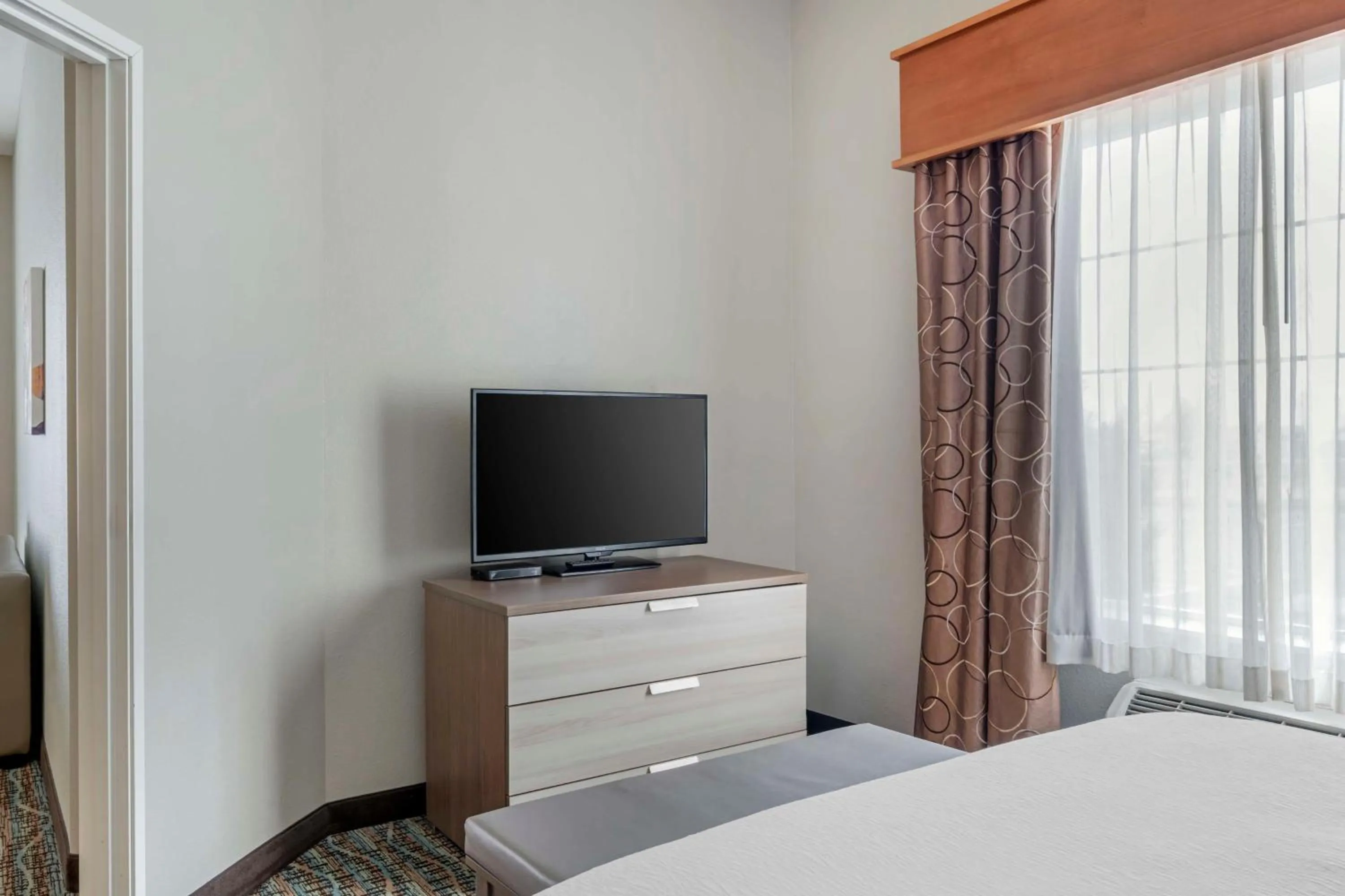 Bedroom, Bed in Best Western PLUS Peppertree Inn at Omak