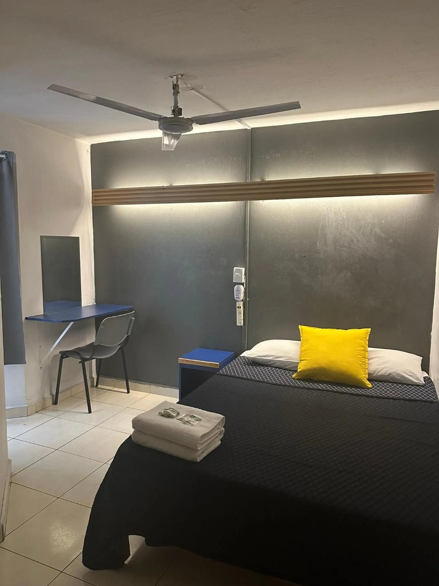 Photo of the whole room, Bed in Vagabundo Expo Guadalajara