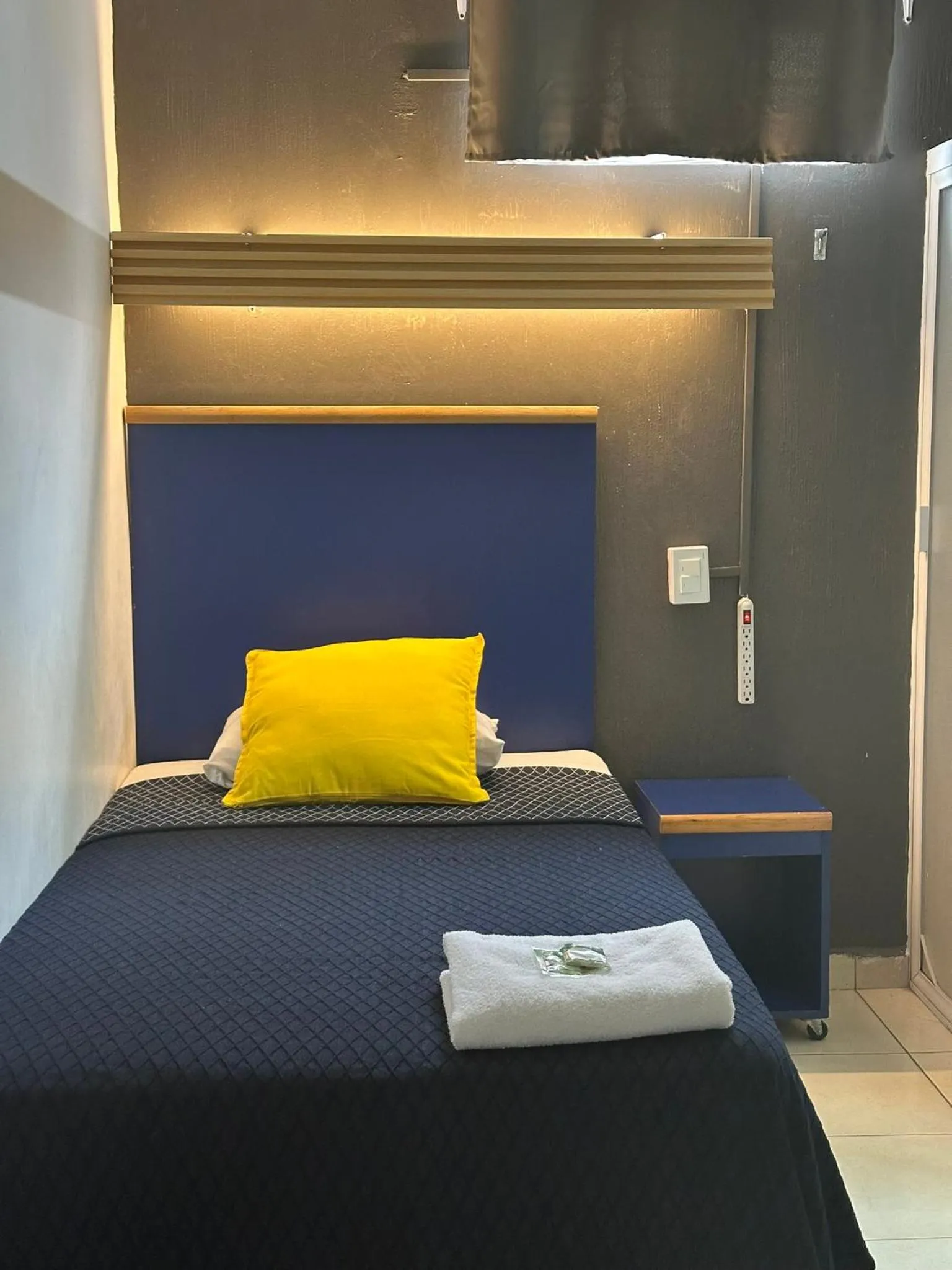 Photo of the whole room, Bed in Vagabundo Expo Guadalajara