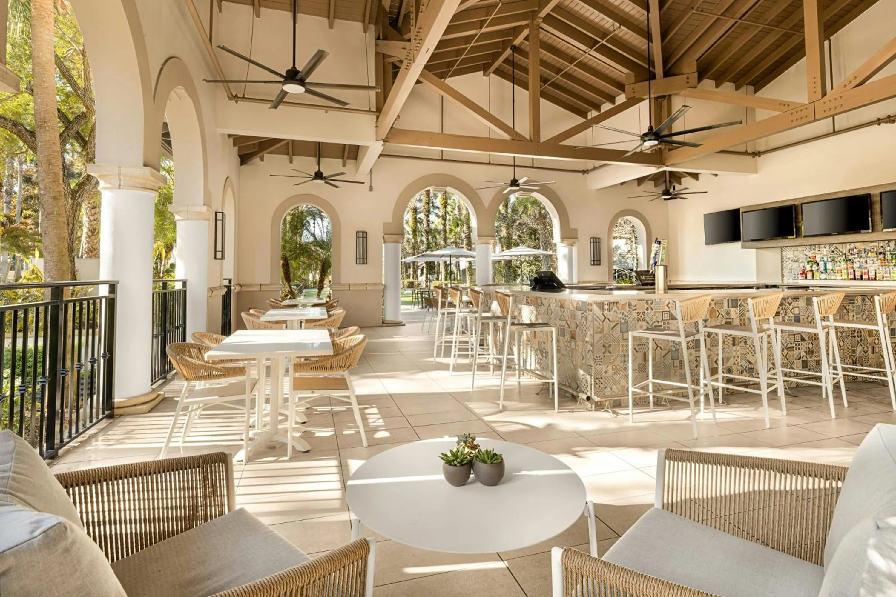 Lounge or bar in Marriott's Lakeshore Reserve