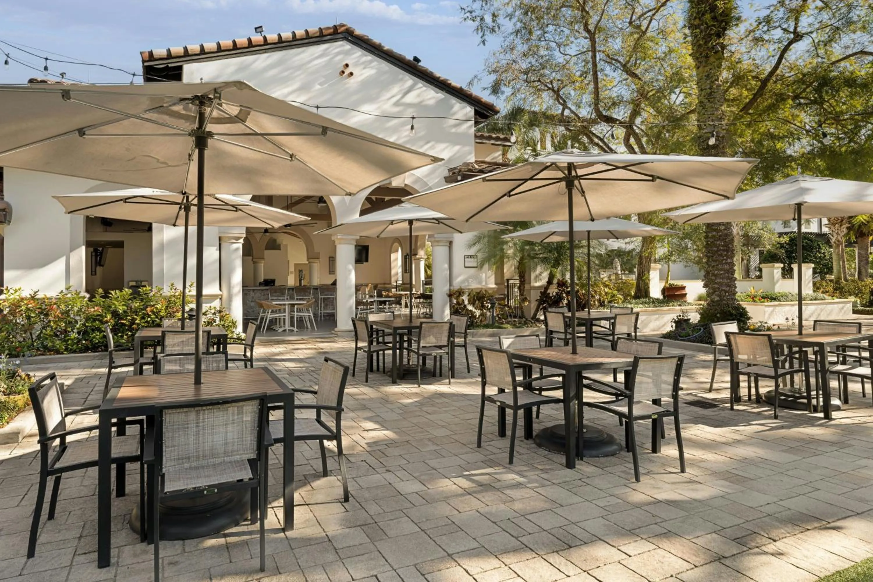 Lounge or bar in Marriott's Lakeshore Reserve