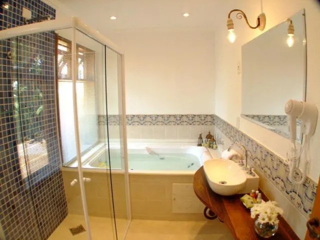 Suite with Double Spa Bath in Lis Bleu Pousada