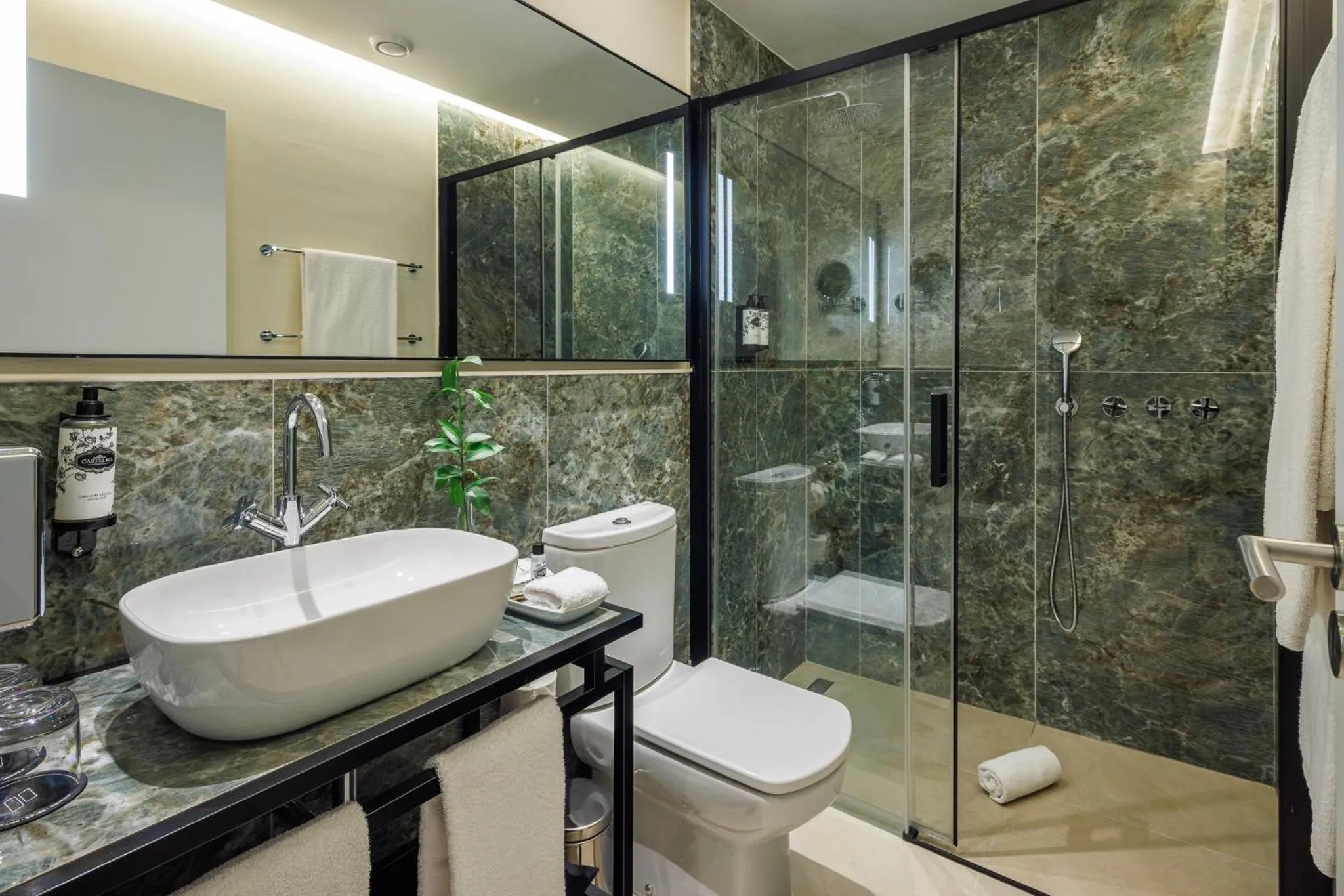 Bathroom in Pestana Vila Sol - Vilamoura Premium Golf Resort