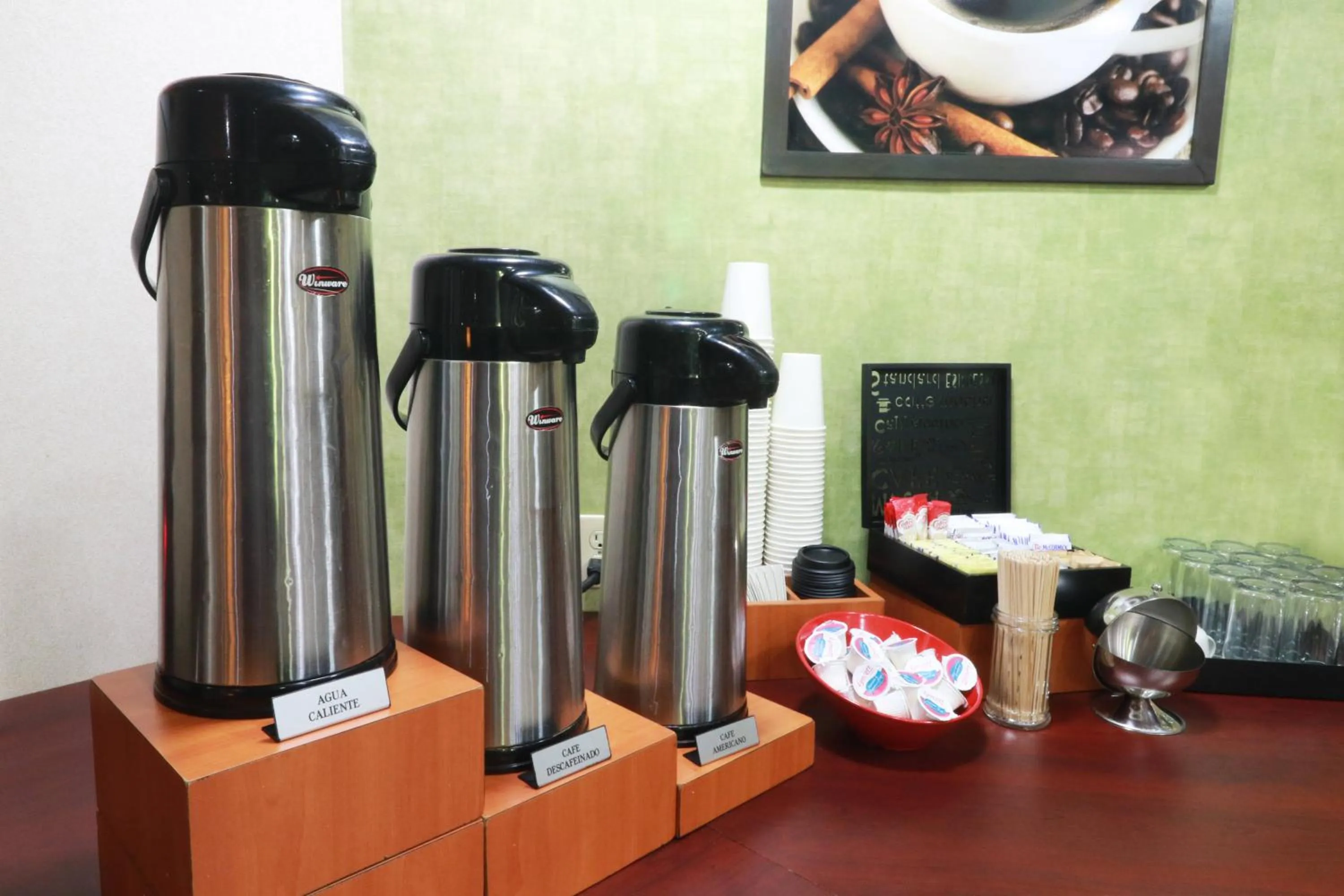 Restaurant/places to eat in Wyndham Garden Monterrey Aeropuerto