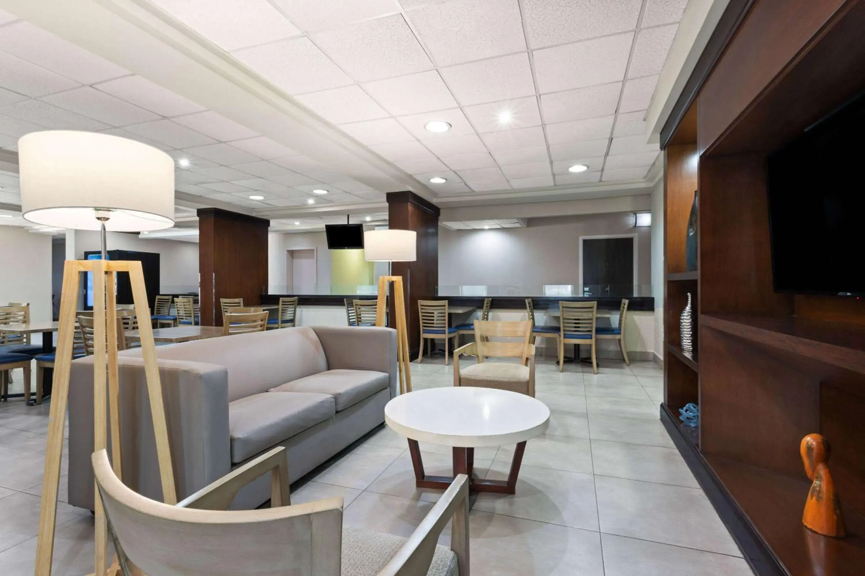 Lobby or reception in Wyndham Garden Monterrey Aeropuerto Lobby or reception in Wyndham Garden Monterrey Aeropuerto