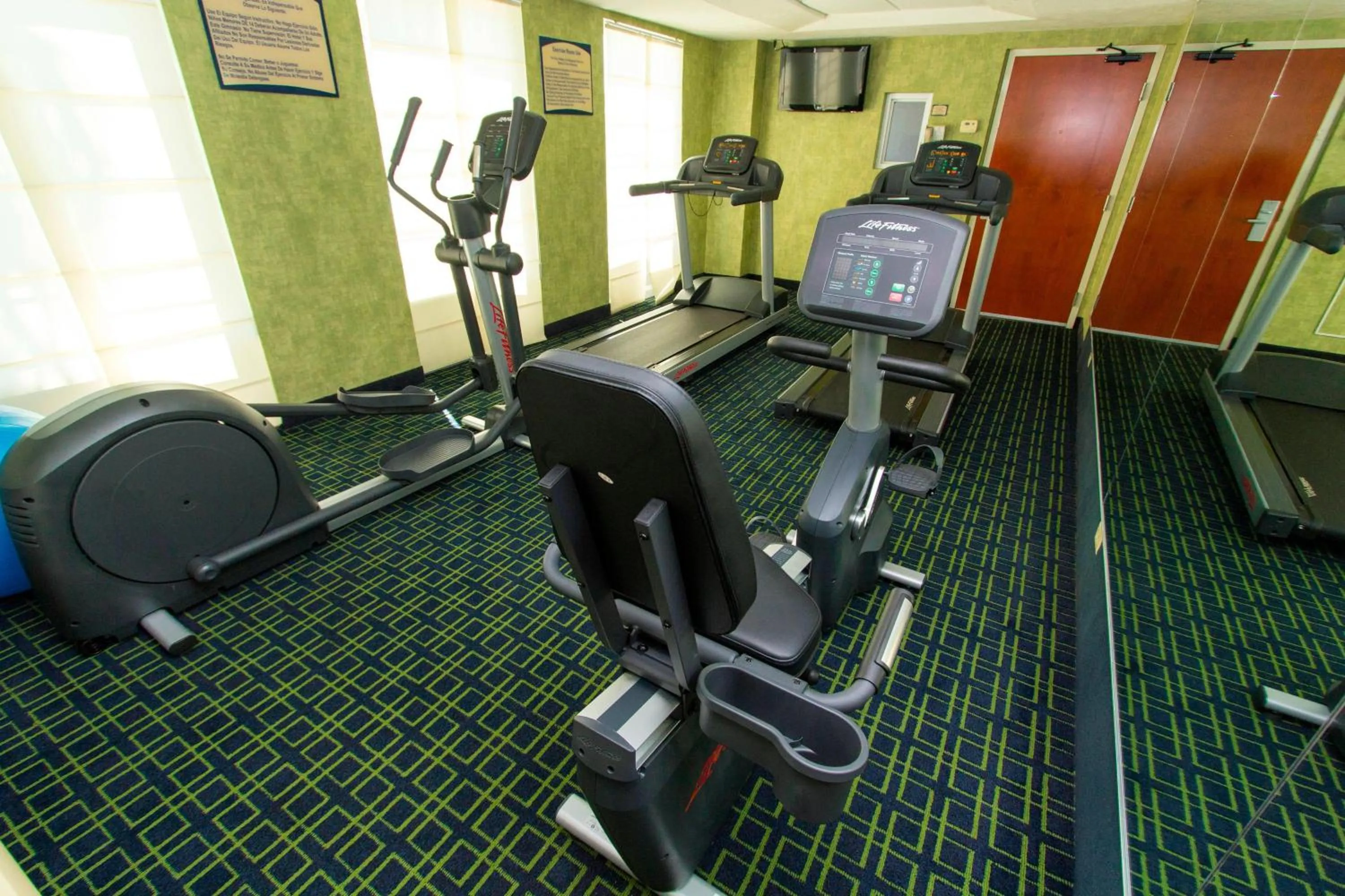 Fitness centre/facilities in Wyndham Garden Monterrey Aeropuerto
