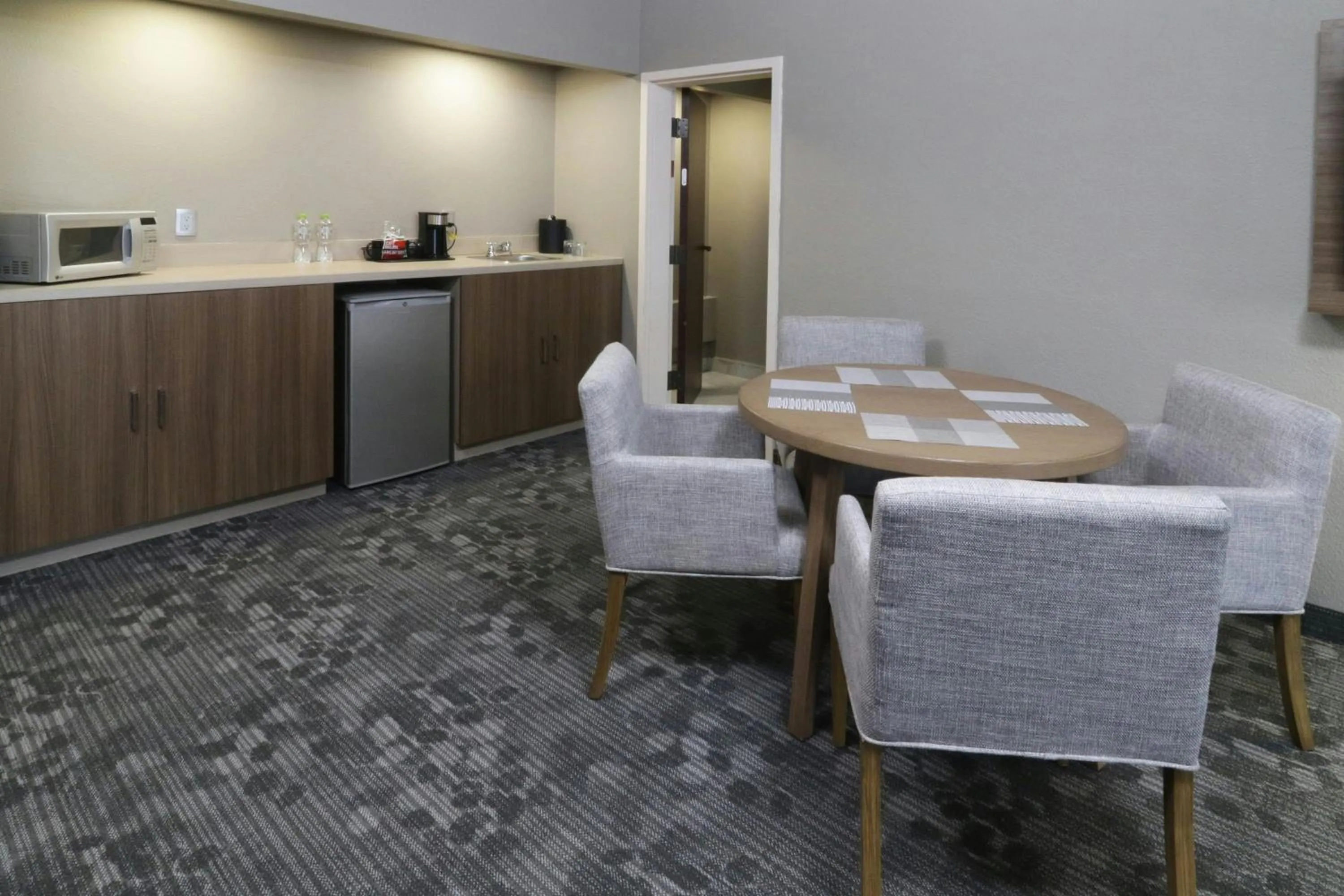 Bedroom in Courtyard Monterrey Airport