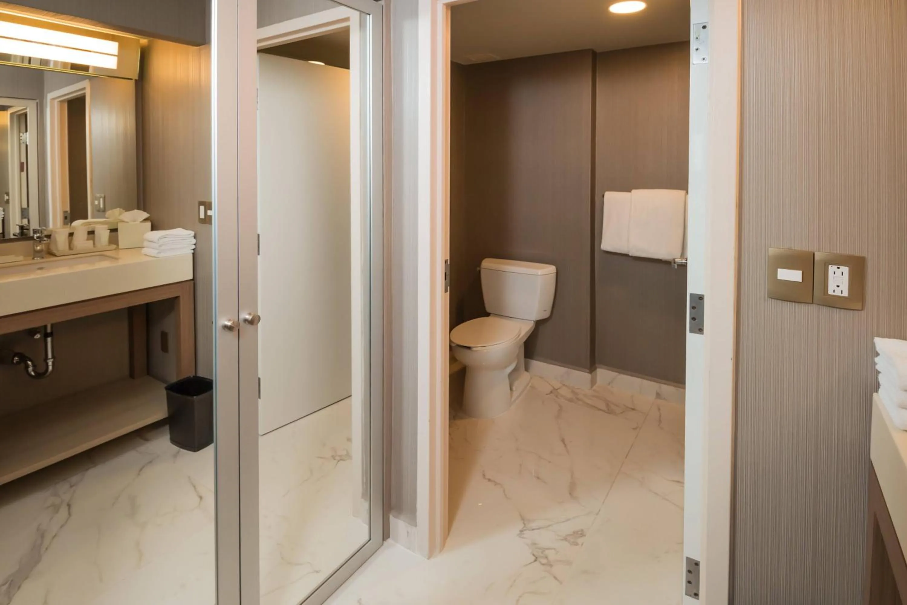 Bathroom in Courtyard Monterrey Airport