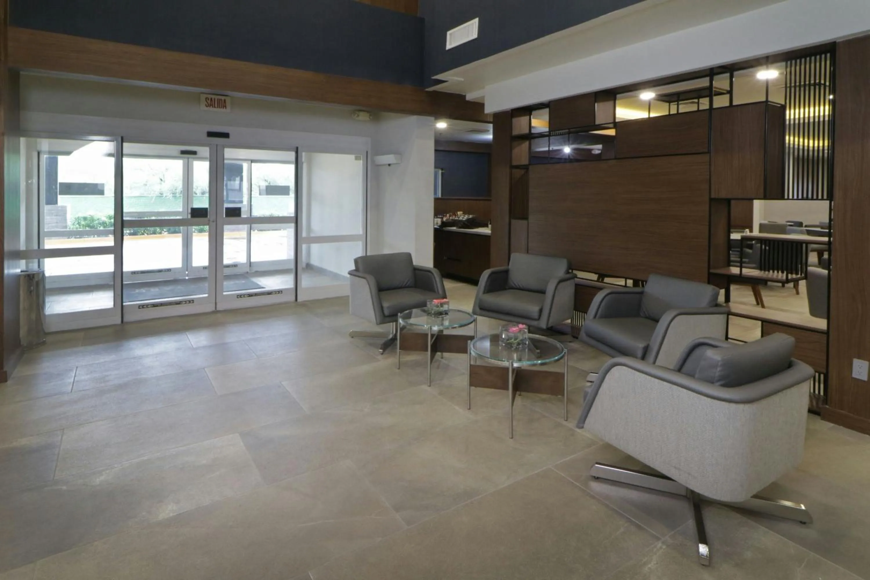 Lobby or reception in Courtyard Monterrey Airport