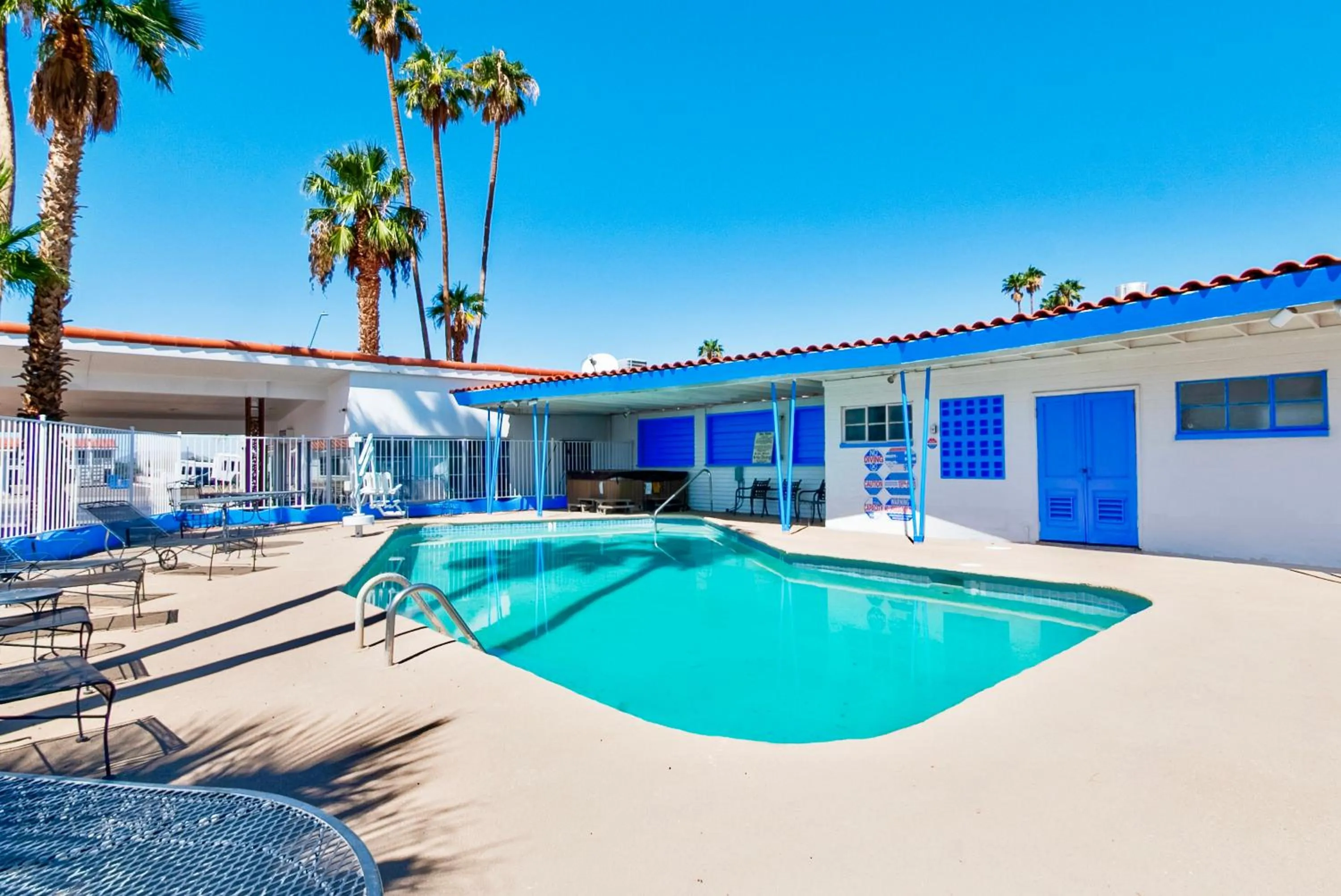 Swimming pool in Historic Coronado Motor Hotel by OYO
