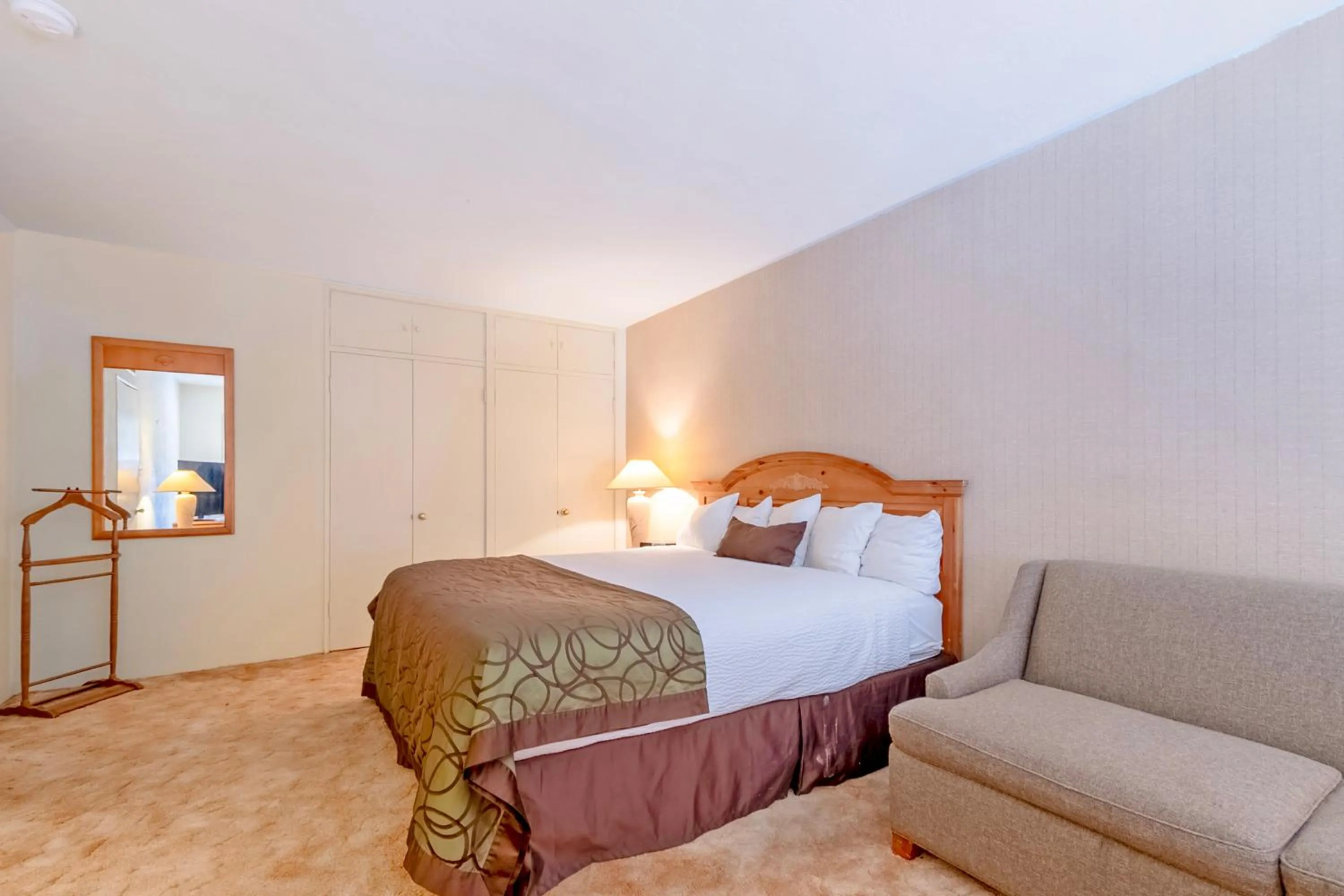 Bedroom, Bed in Historic Coronado Motor Hotel by OYO