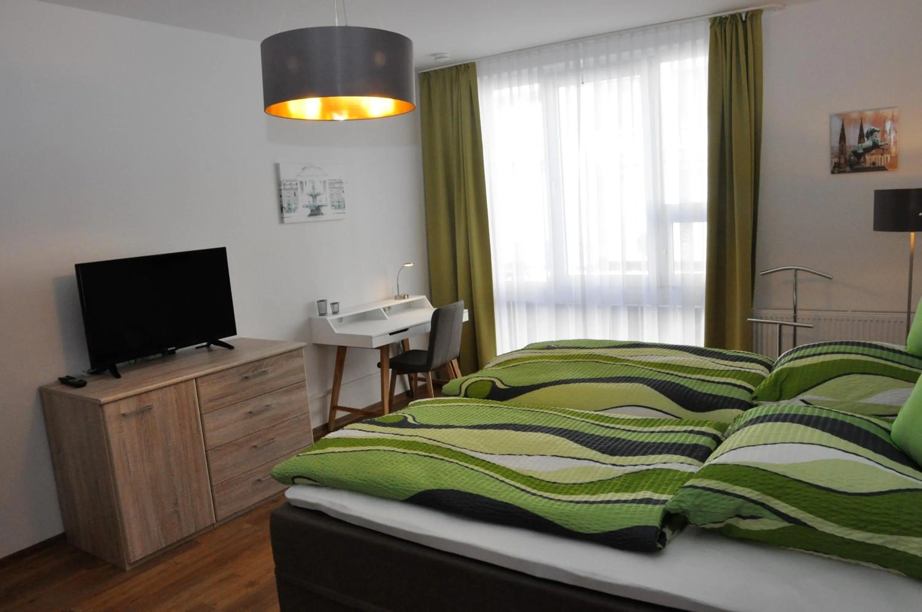 Bedroom, Bed in Apartment an den Quellen