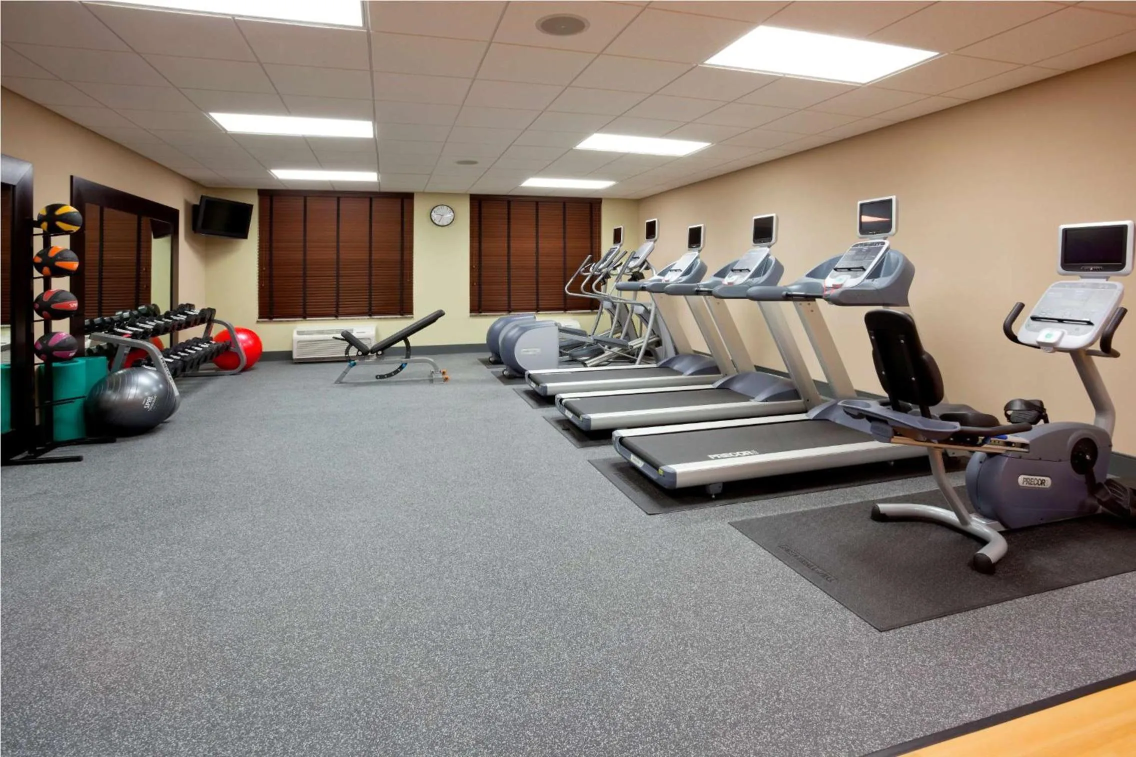 Fitness centre/facilities in Homewood Suites New Brighton