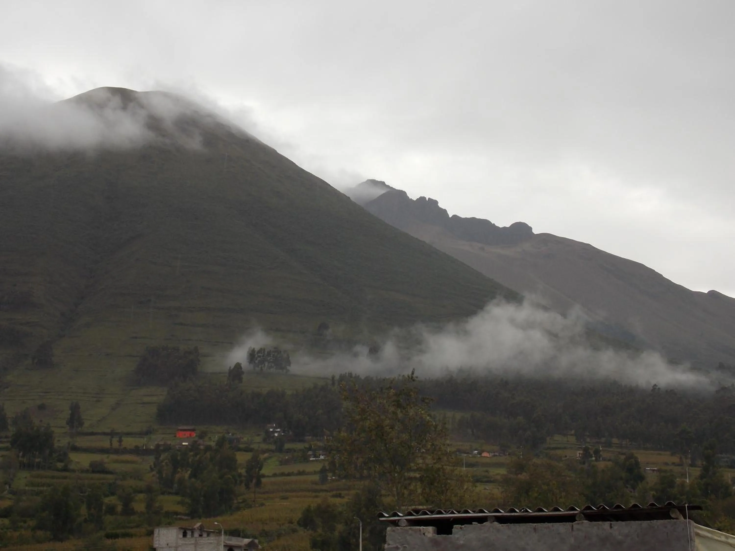 Mountain view in Green House Araque Inn