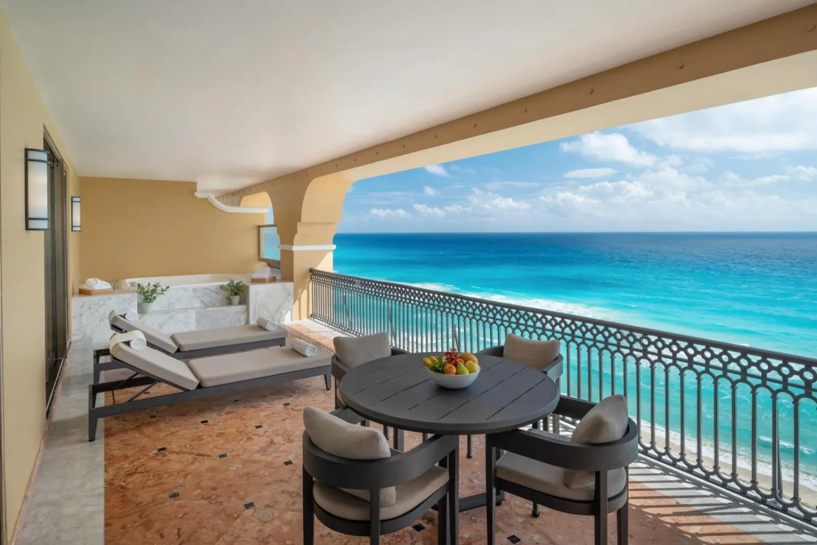 Hot Tub in Kempinski Hotel Cancun