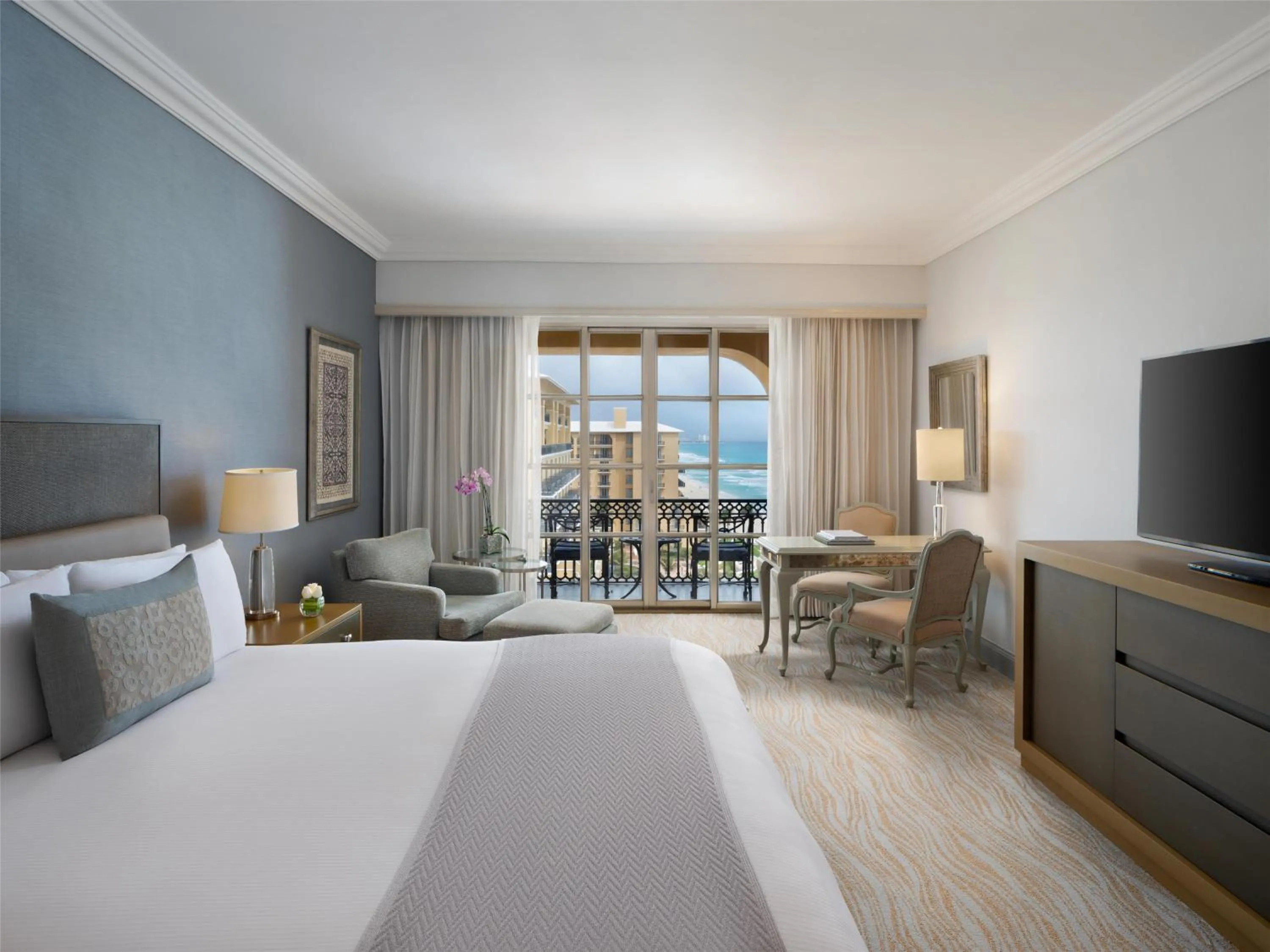 Photo of the whole room, Bed in Kempinski Hotel Cancun