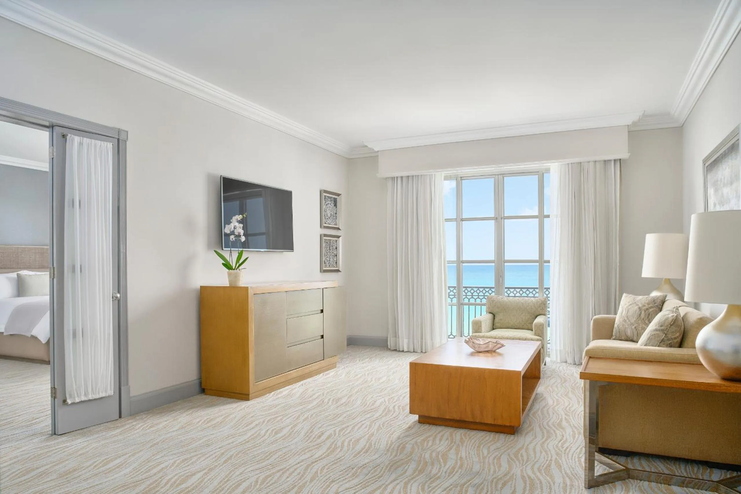 Living room, Bed in Kempinski Hotel Cancun