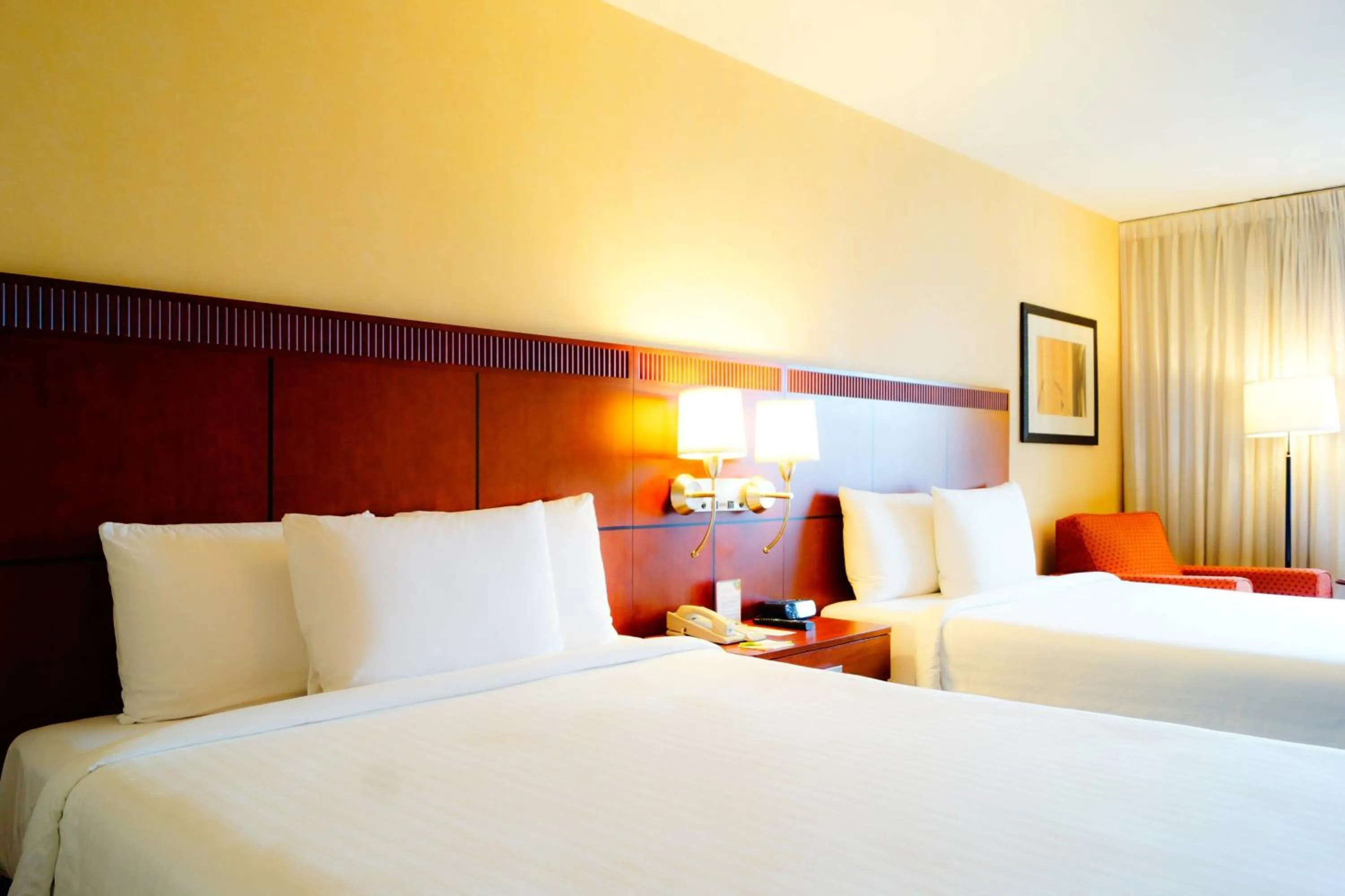 Photo of the whole room, Bed in Courtyard Monterrey San Jeronimo