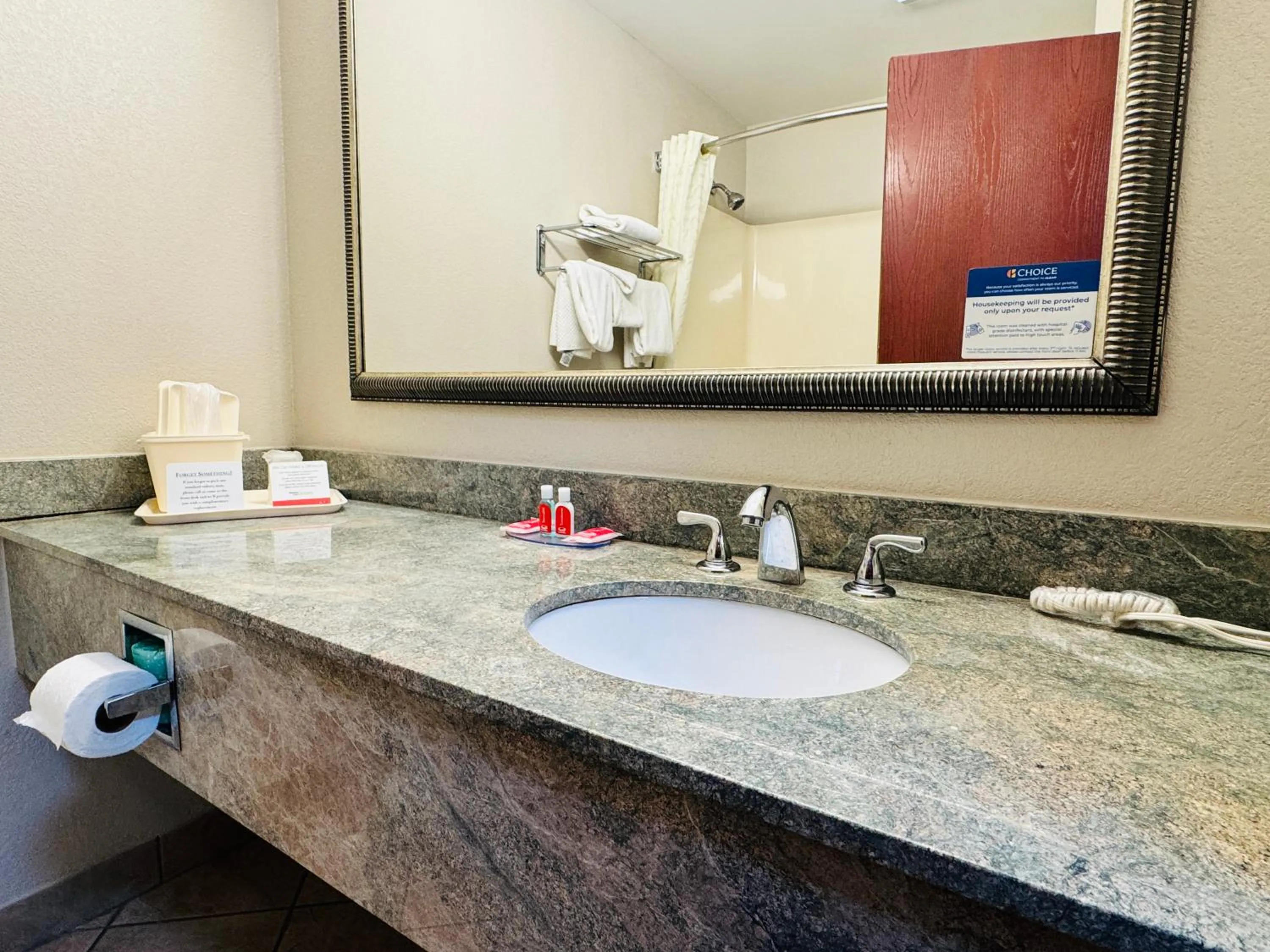 Econo Lodge Inn & Suites Monroe