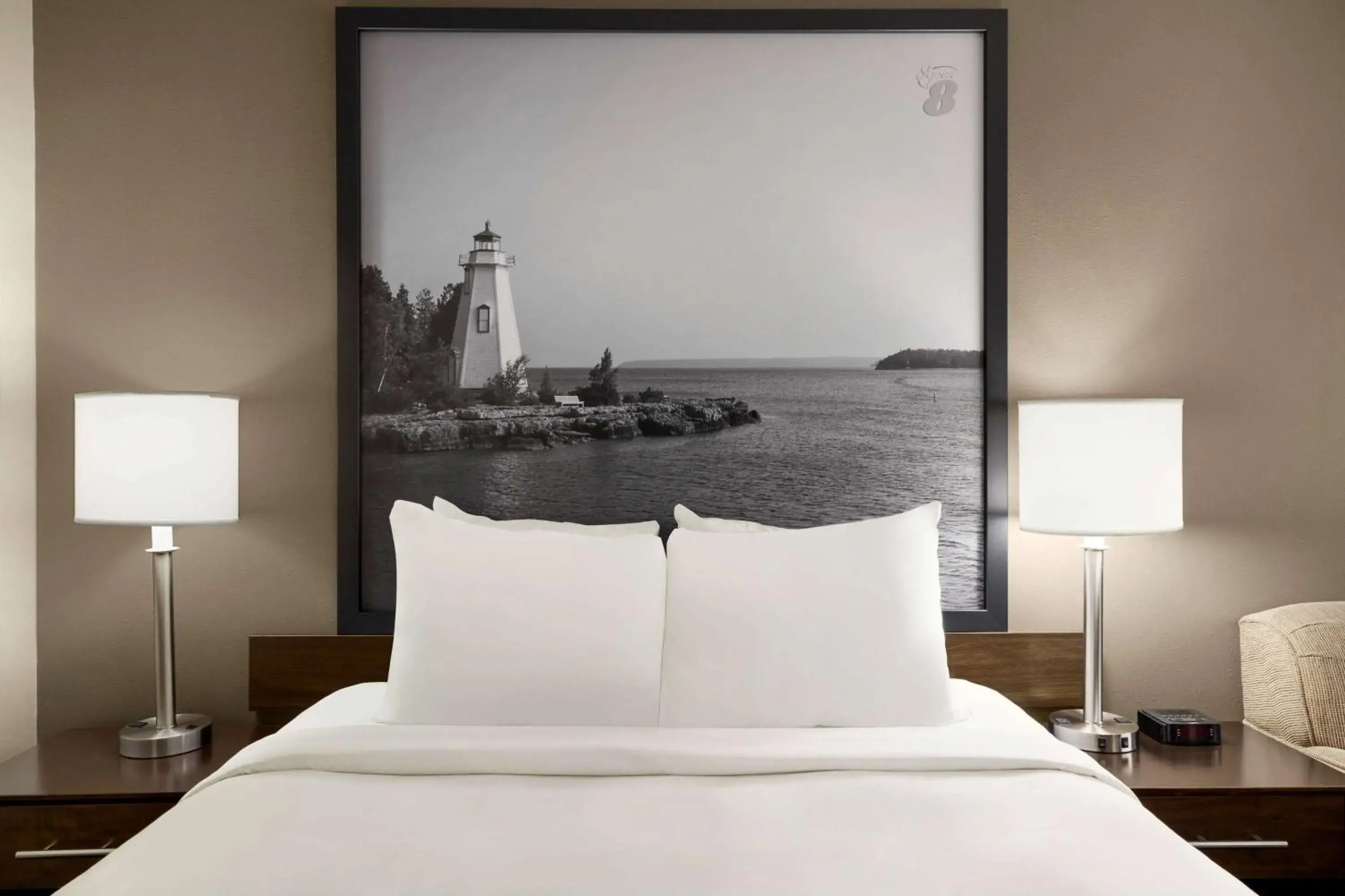 Photo of the whole room, Bed in Super 8 by Wyndham Sarnia ON Photo of the whole room, Bed in Super 8 by Wyndham Sarnia ON