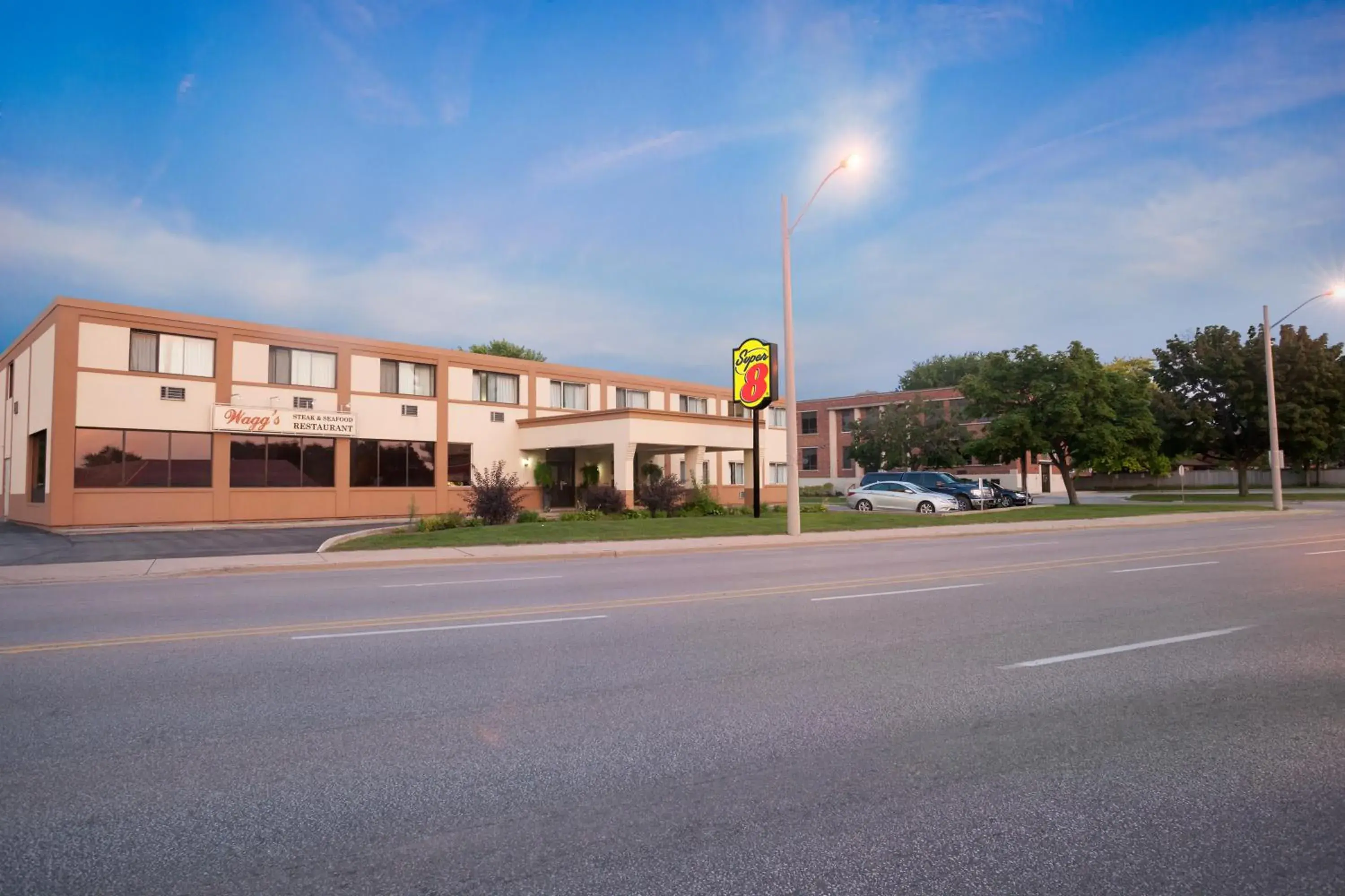 Facade/entrance in Super 8 by Wyndham Sarnia ON Facade/entrance in Super 8 by Wyndham Sarnia ON