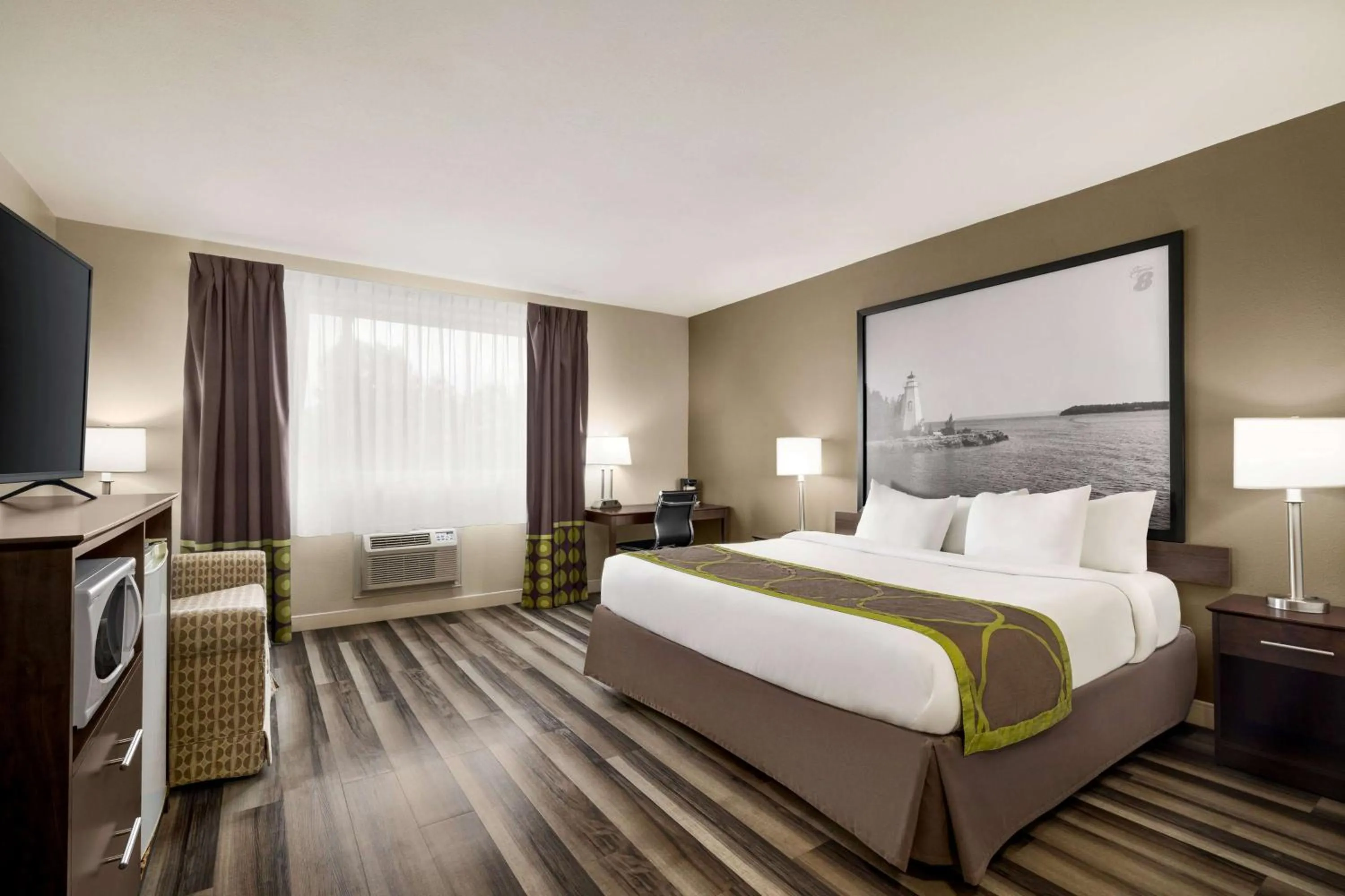 Bed in Super 8 by Wyndham Sarnia ON