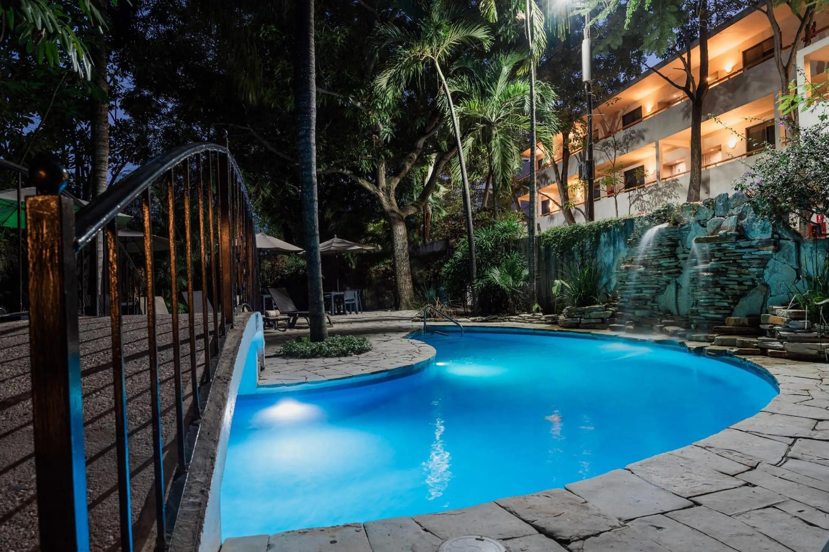 Swimming pool in Comfort Inn Tampico