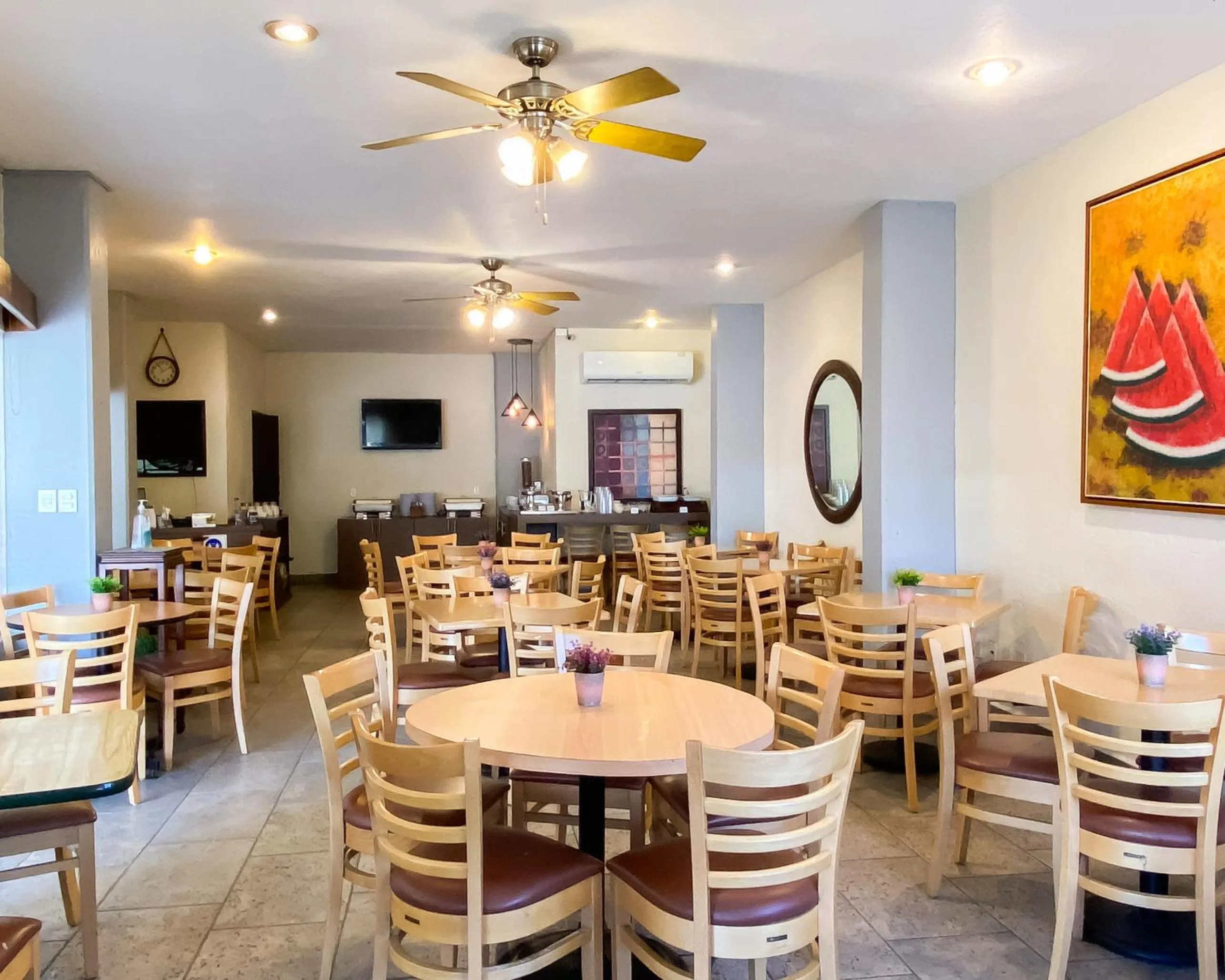 Restaurant/places to eat in Comfort Inn Tampico