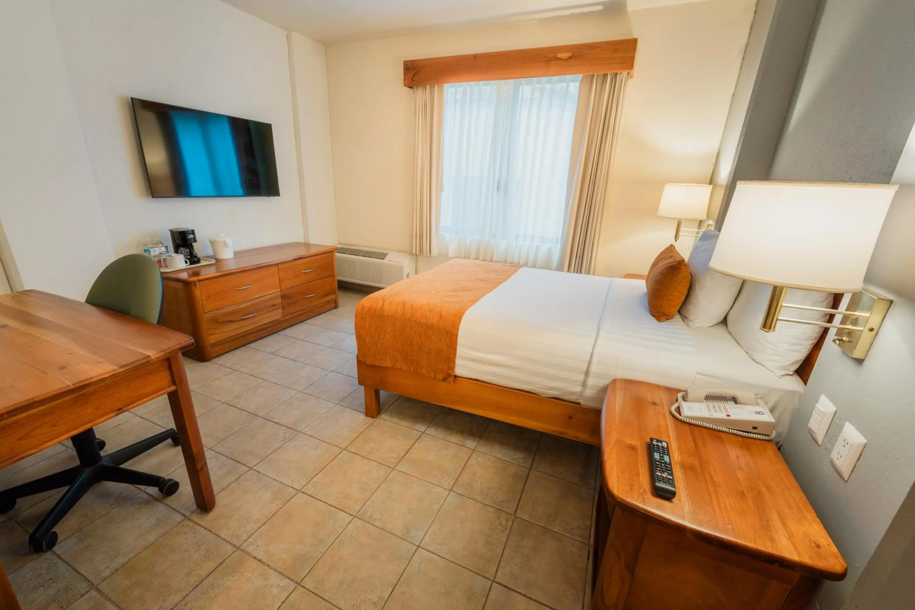 Bedroom, Bed in Comfort Inn Tampico