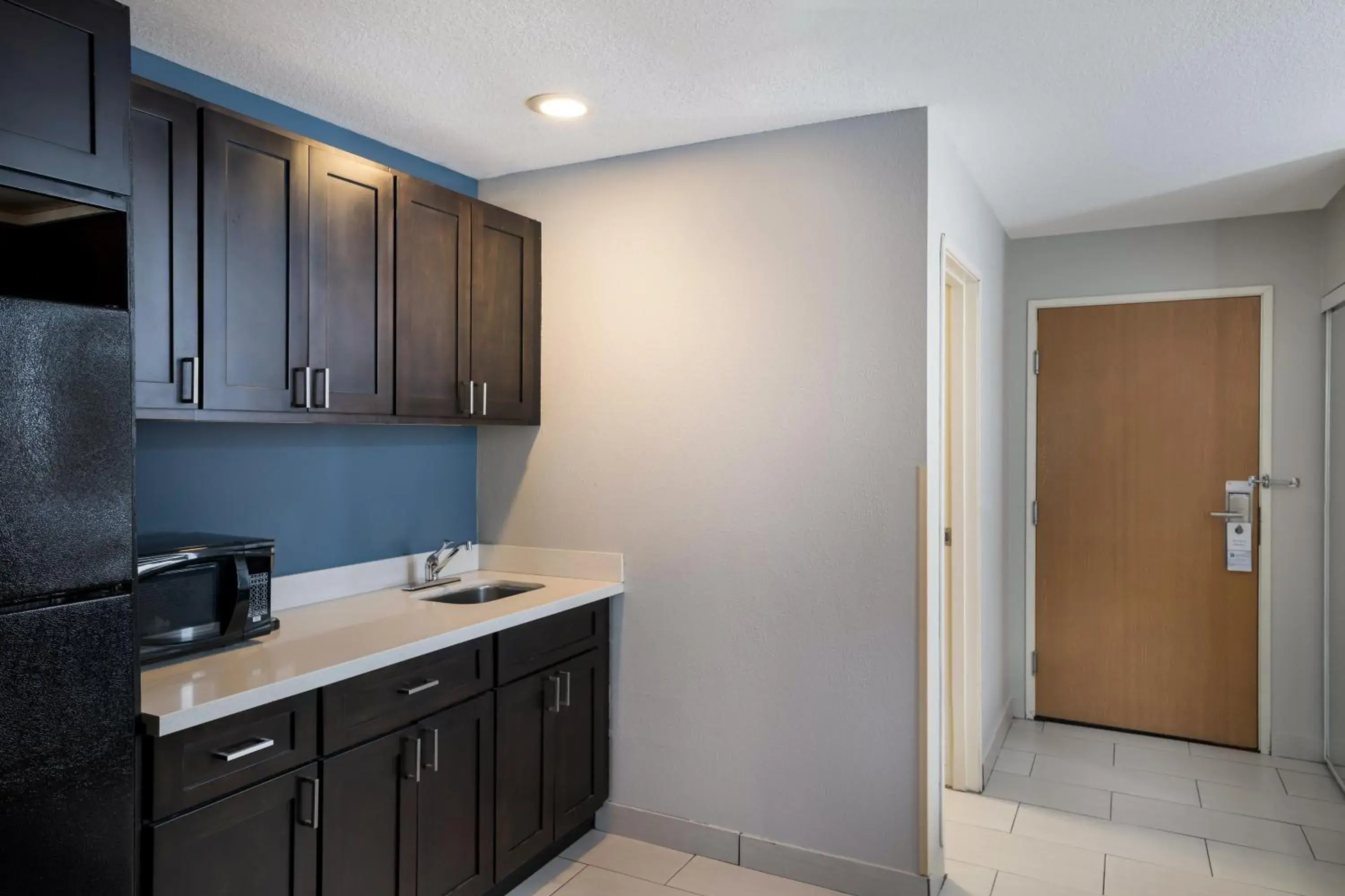 Kitchen or kitchenette in Best Western PLUS Mountain View Auburn Inn Kitchen or kitchenette in Best Western PLUS Mountain View Auburn Inn